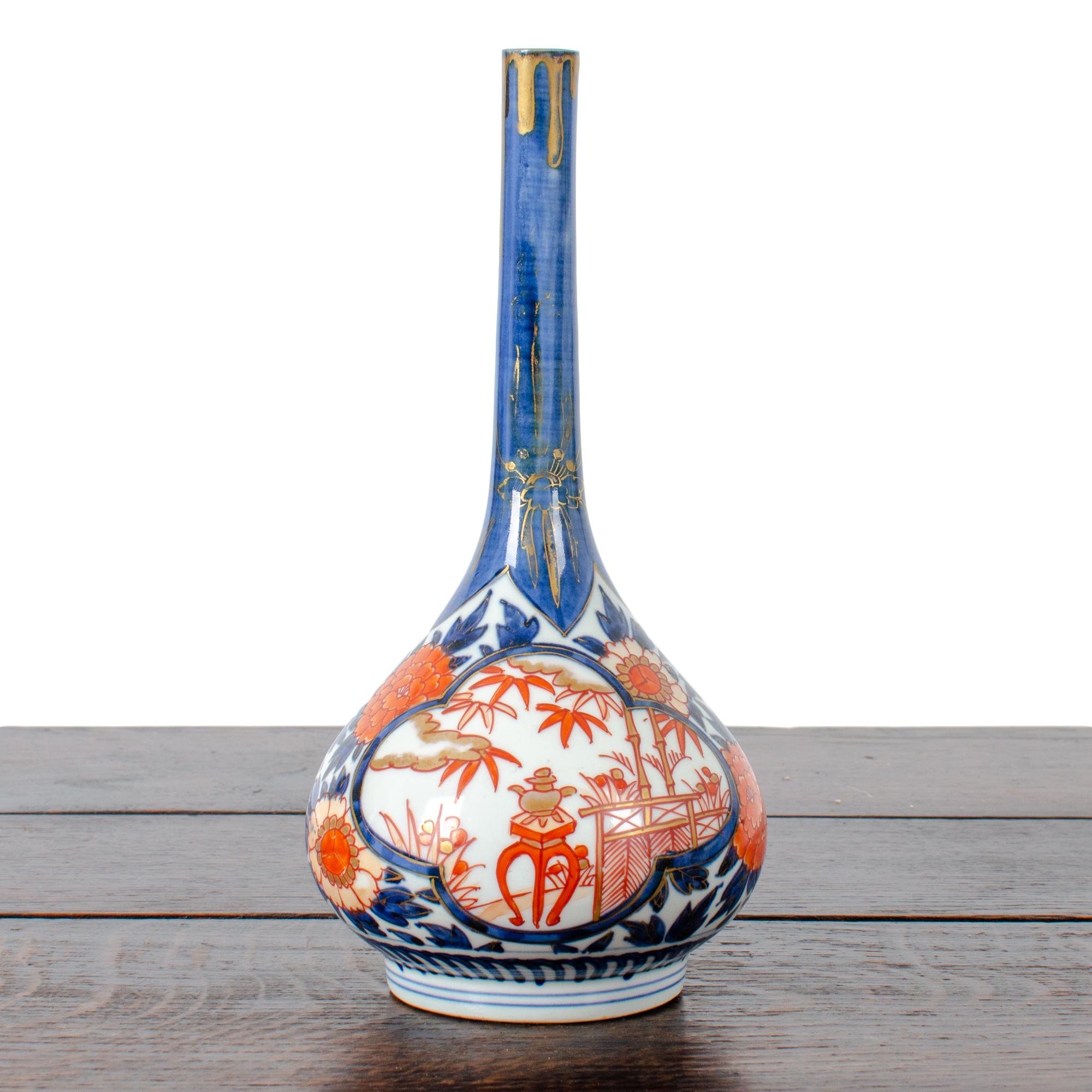 Vase bouteille japonais Imari, 19e siècle Bon état - En vente à Savannah, GA