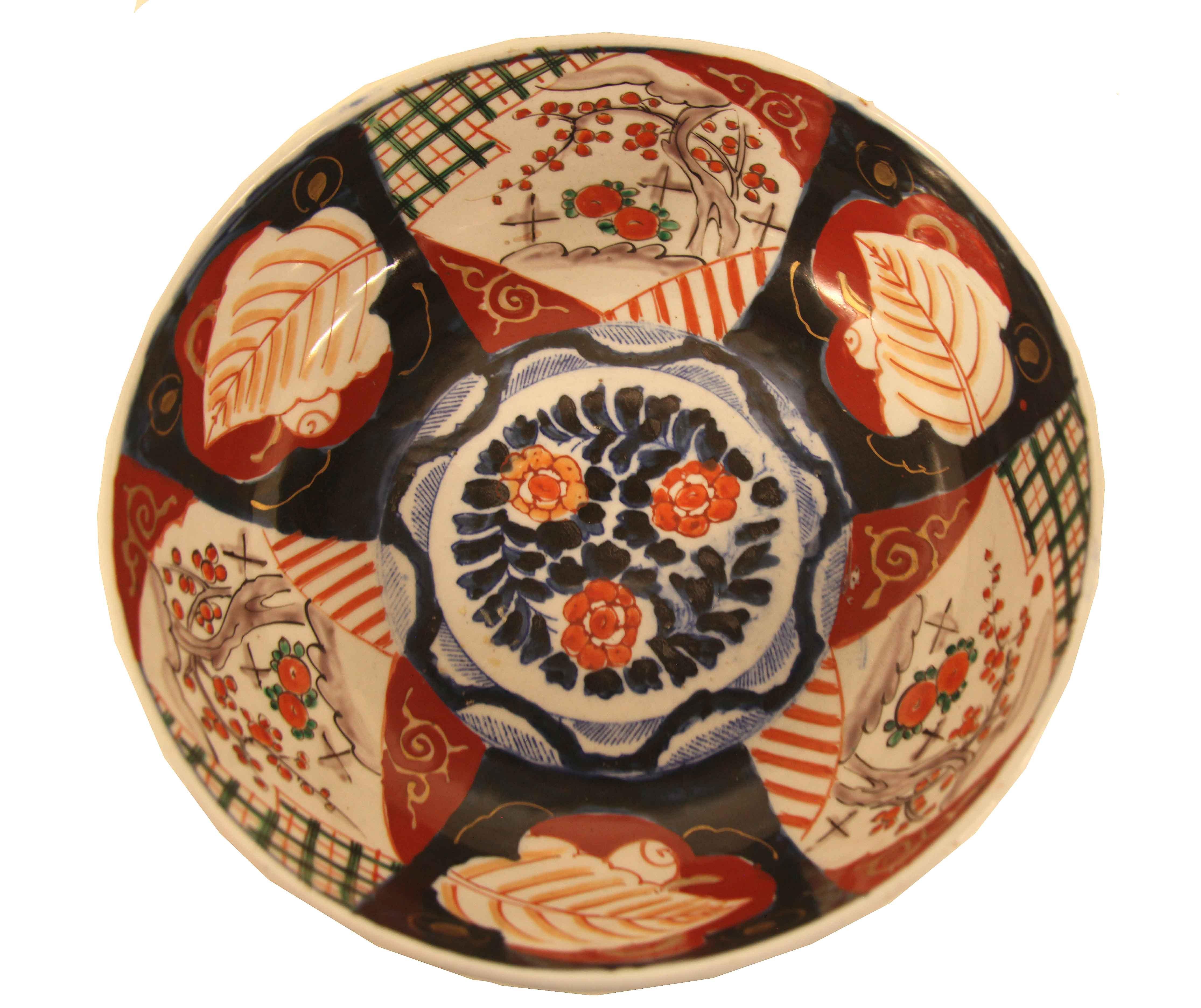 Japanese Imari Bowl In Good Condition For Sale In Wilson, NC