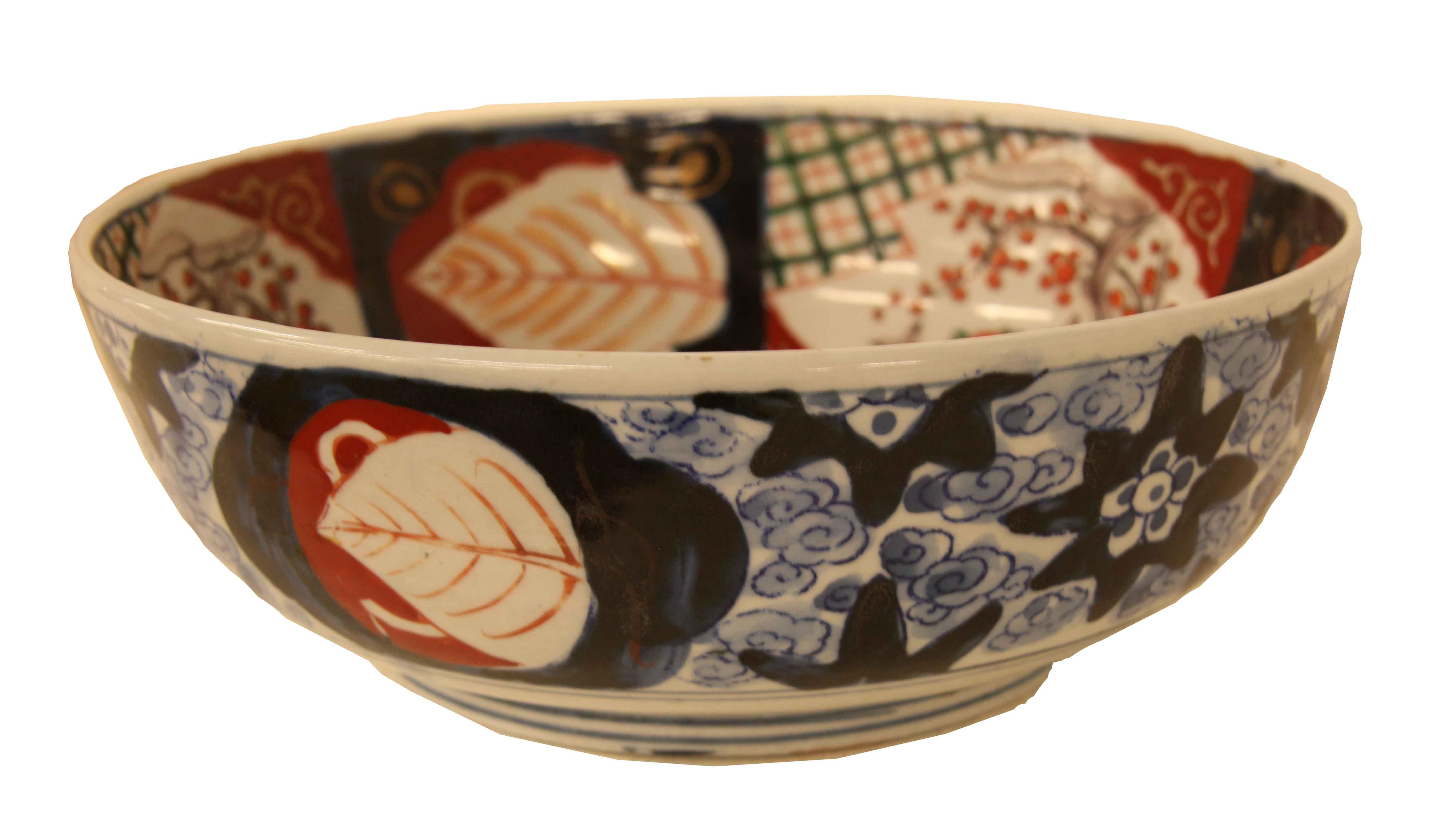 Mid-19th Century Japanese Imari Bowl For Sale