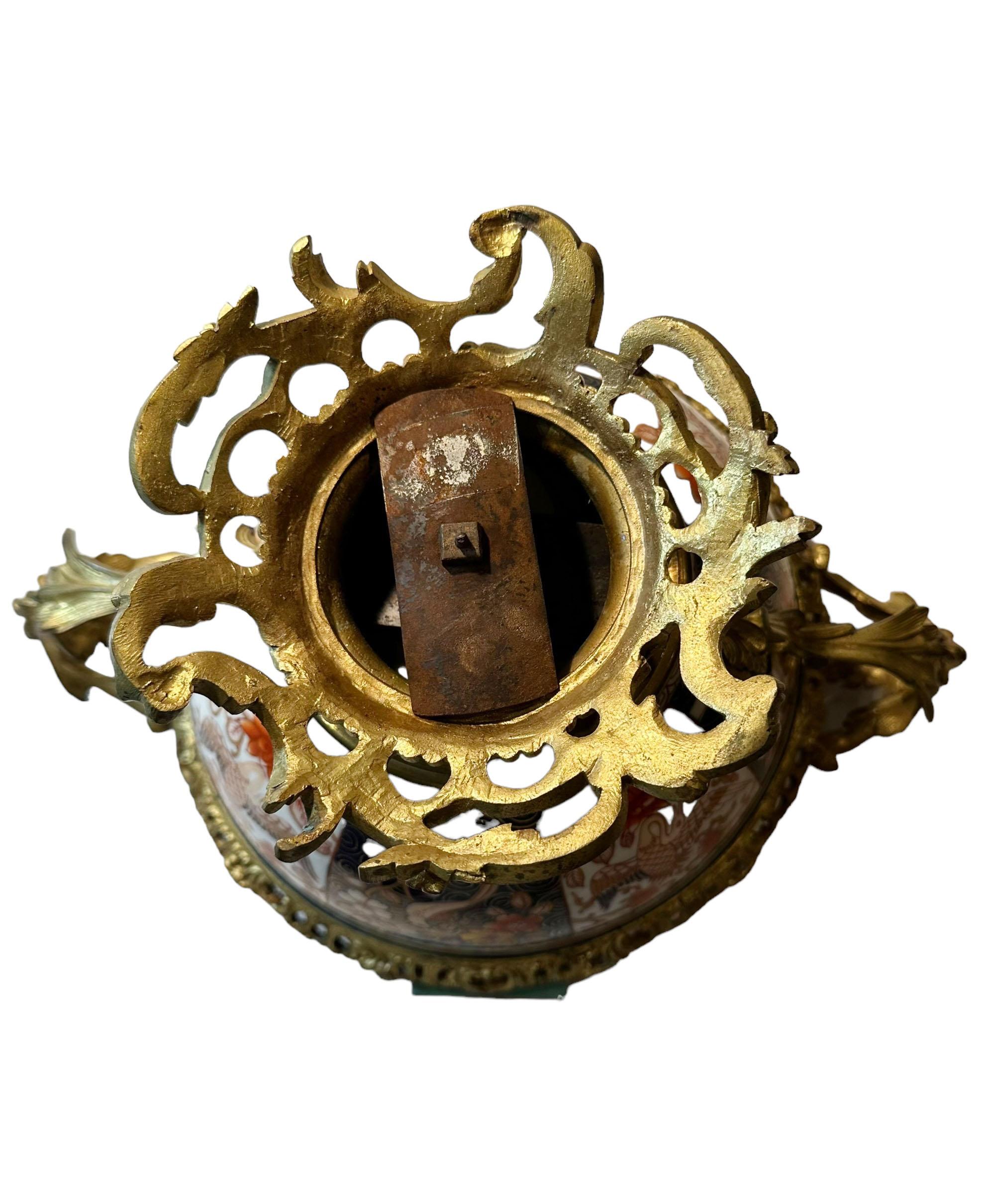 Japanese Imari Bowl With Dore Bronze For Sale 6