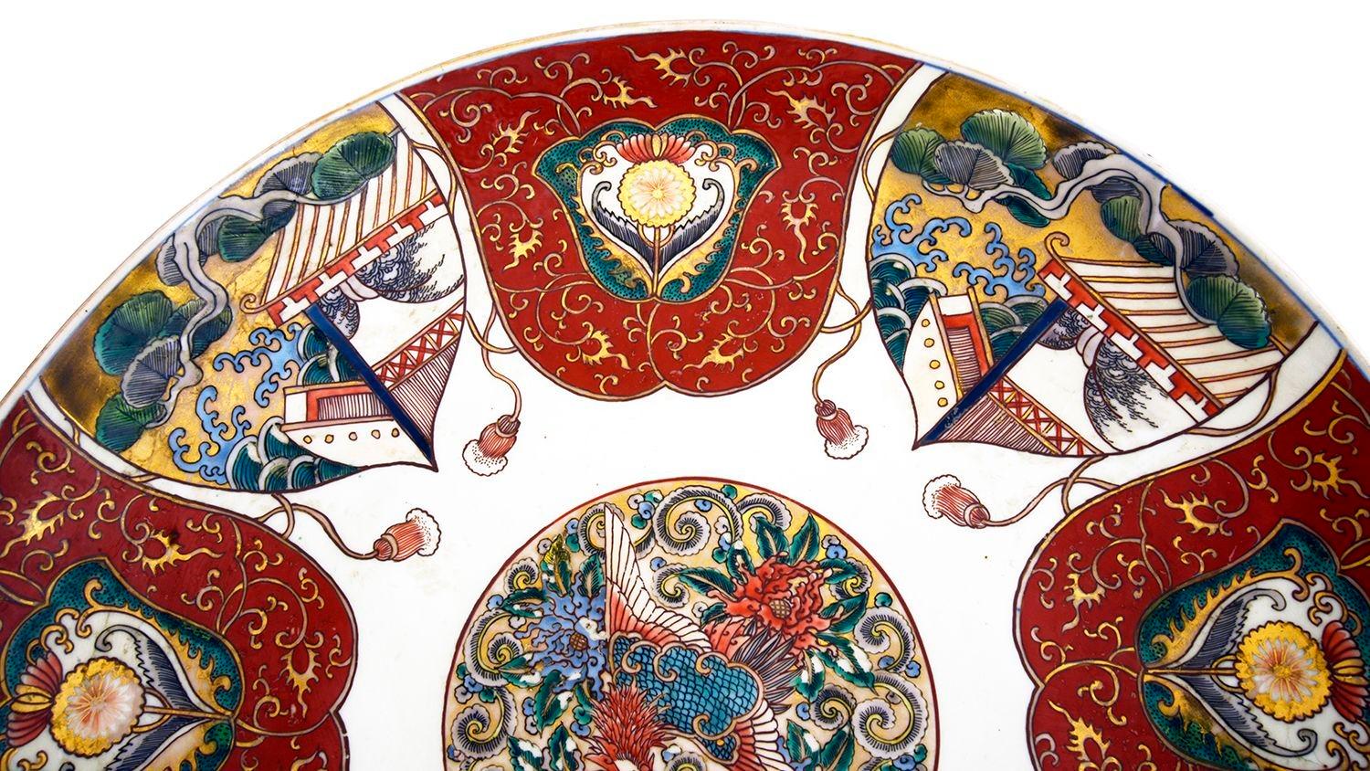 Japanisches Imari-Ladegerät, um 1880, Durchmesser 56 cm. im Zustand „Gut“ im Angebot in Brighton, Sussex