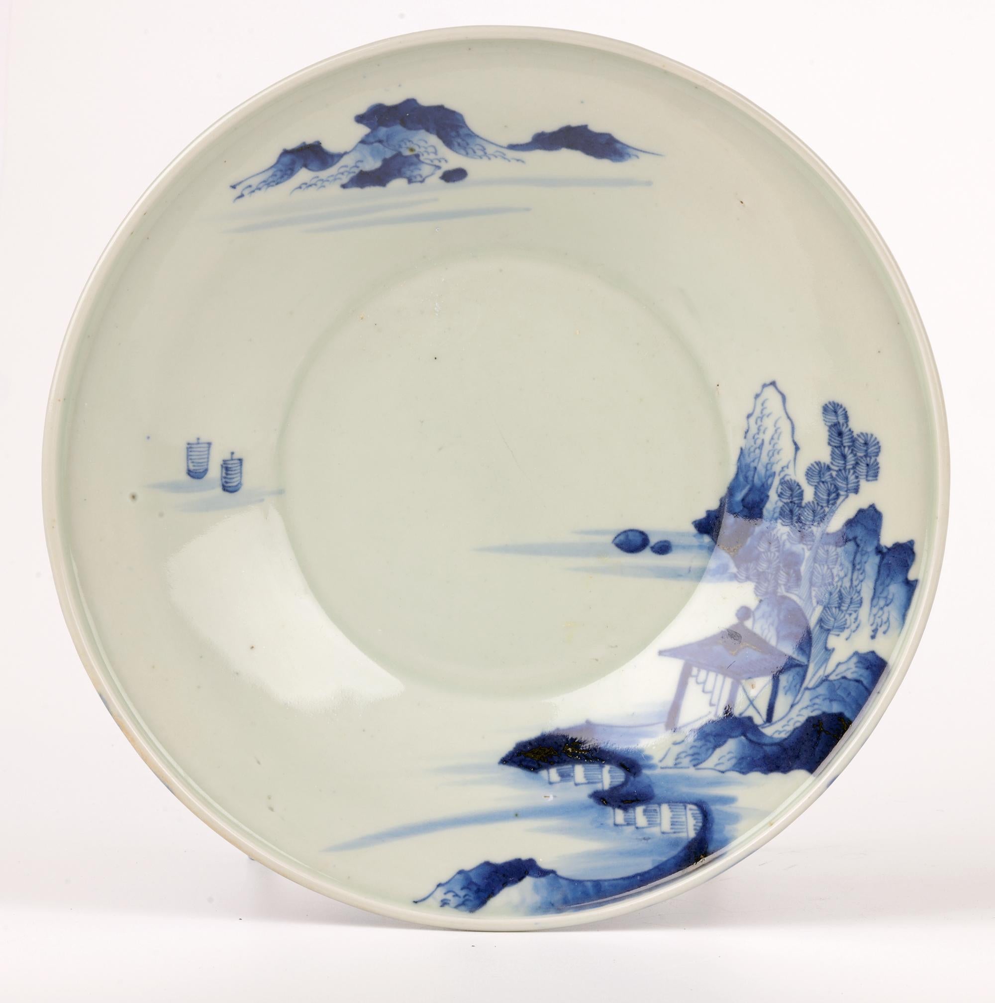 Plat à riz et couvercle en porcelaine bleue et blanche Imari Porcelain de la période Edo au Japon en vente 9