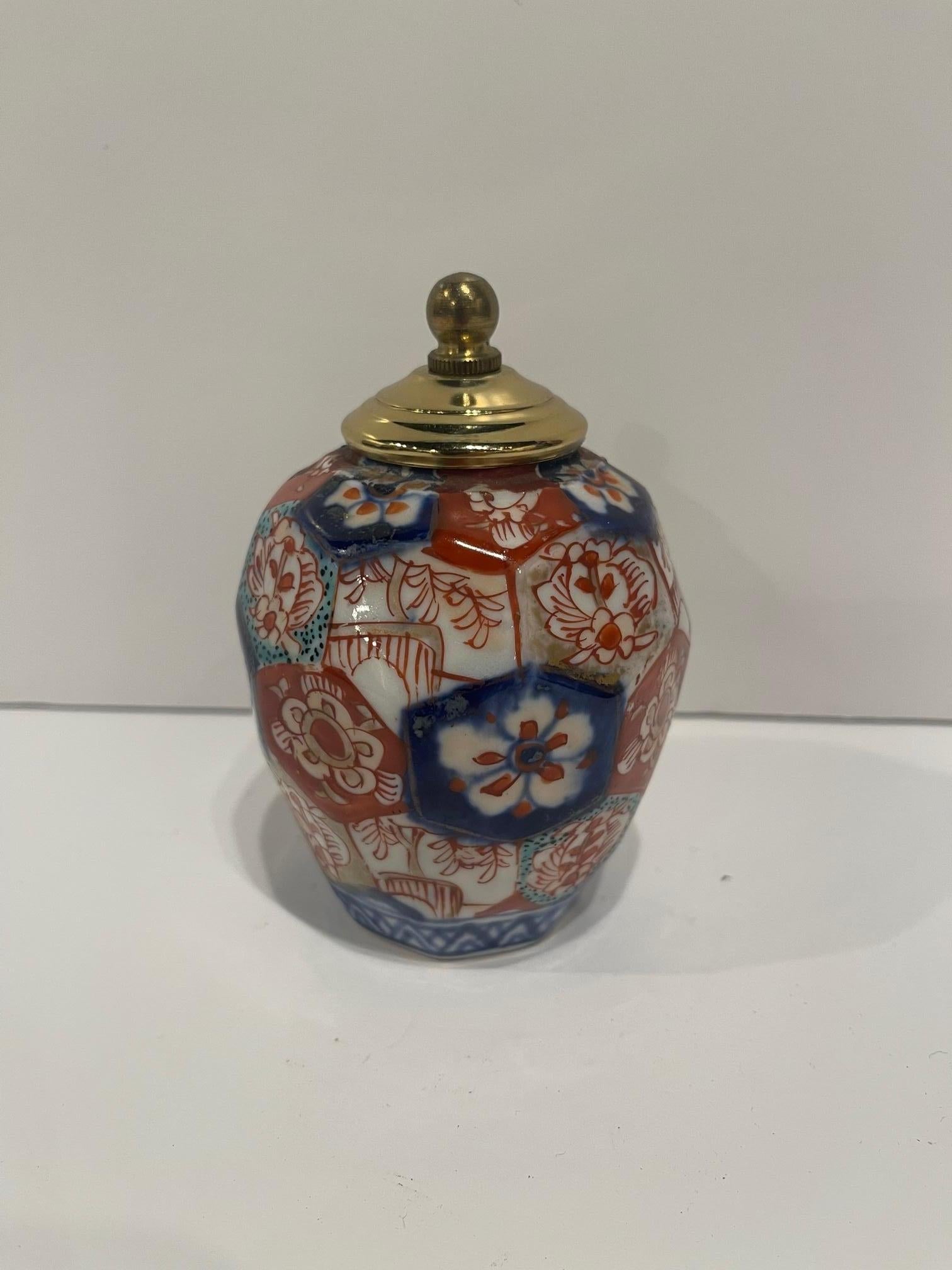 Japanese Imari Flat Paneled Vase with a Brass Top, 19th Century In Good Condition For Sale In Savannah, GA