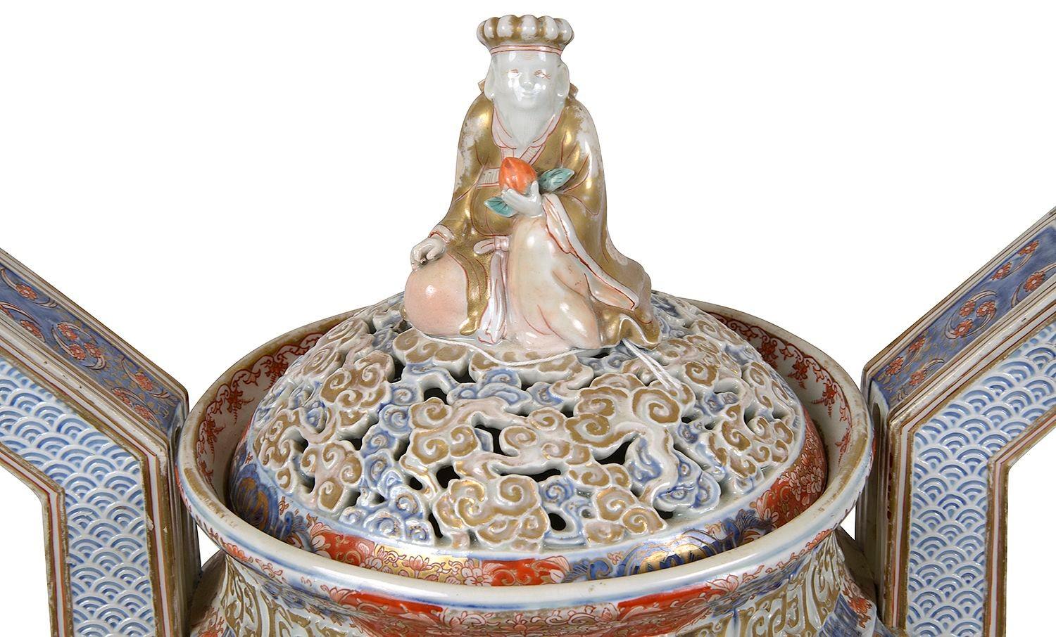 Imari Koro japonés, hacia 1890 Pintado a mano en venta