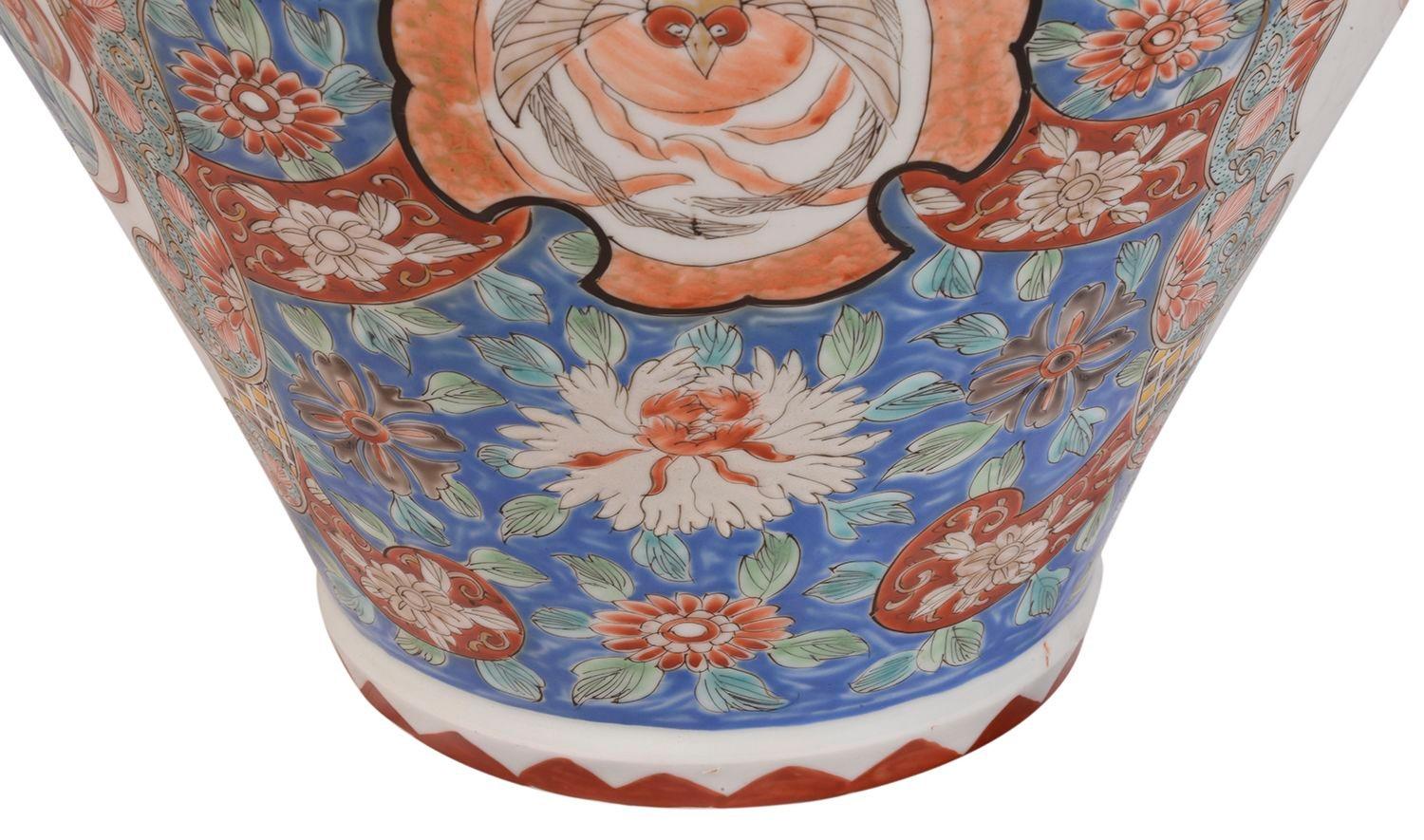 Porcelain Japanese Imari Lidded Vase, circa 1890 For Sale