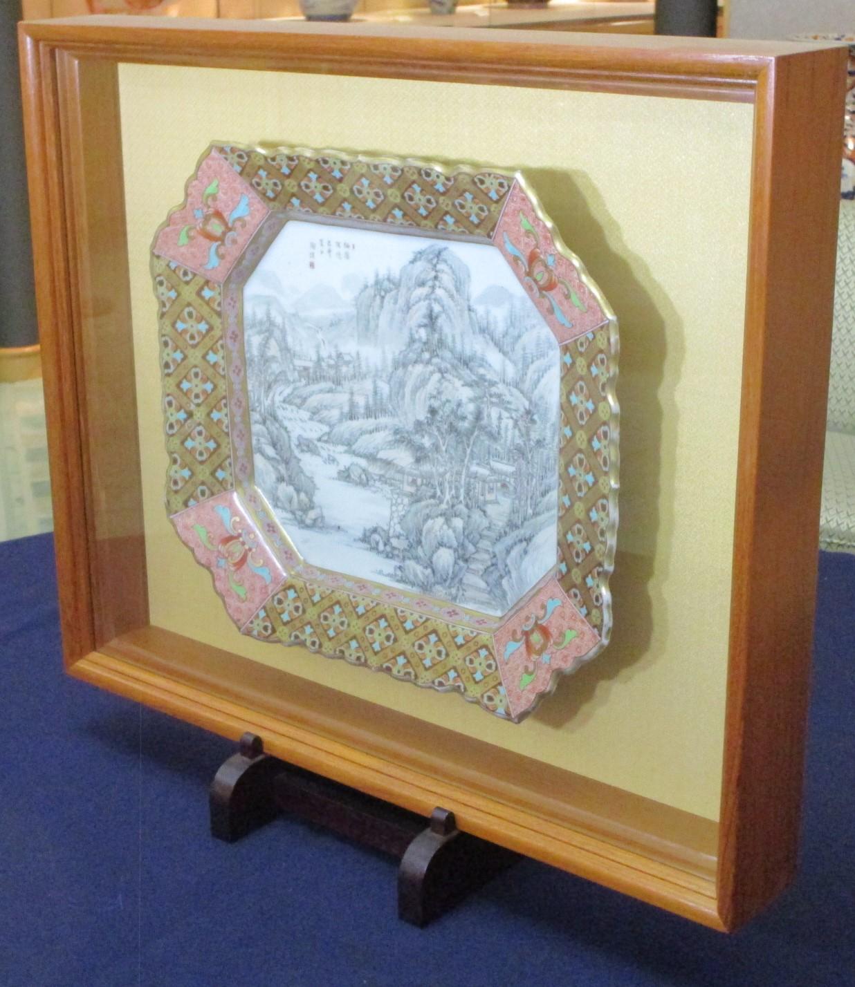 Japanese Imari Meiji Koransha Framed Porcelain Charger Decorative Art, 1880s In Good Condition In Takarazuka, JP