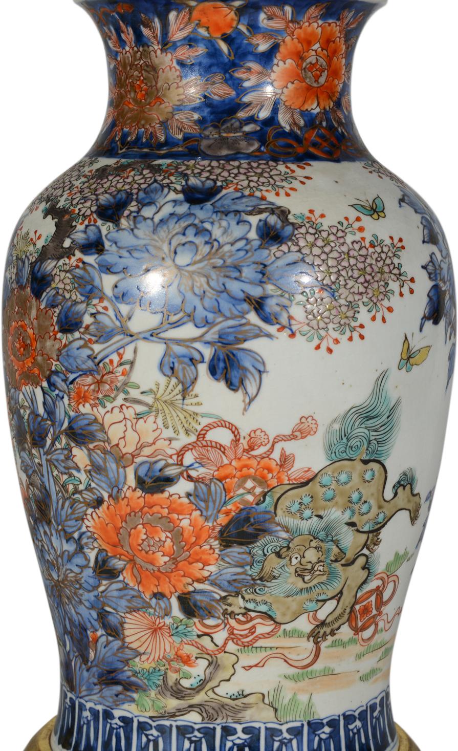Pareja de lámparas de sobremesa japonesas Imari con balaustre, hacia 1900 Japonés en venta