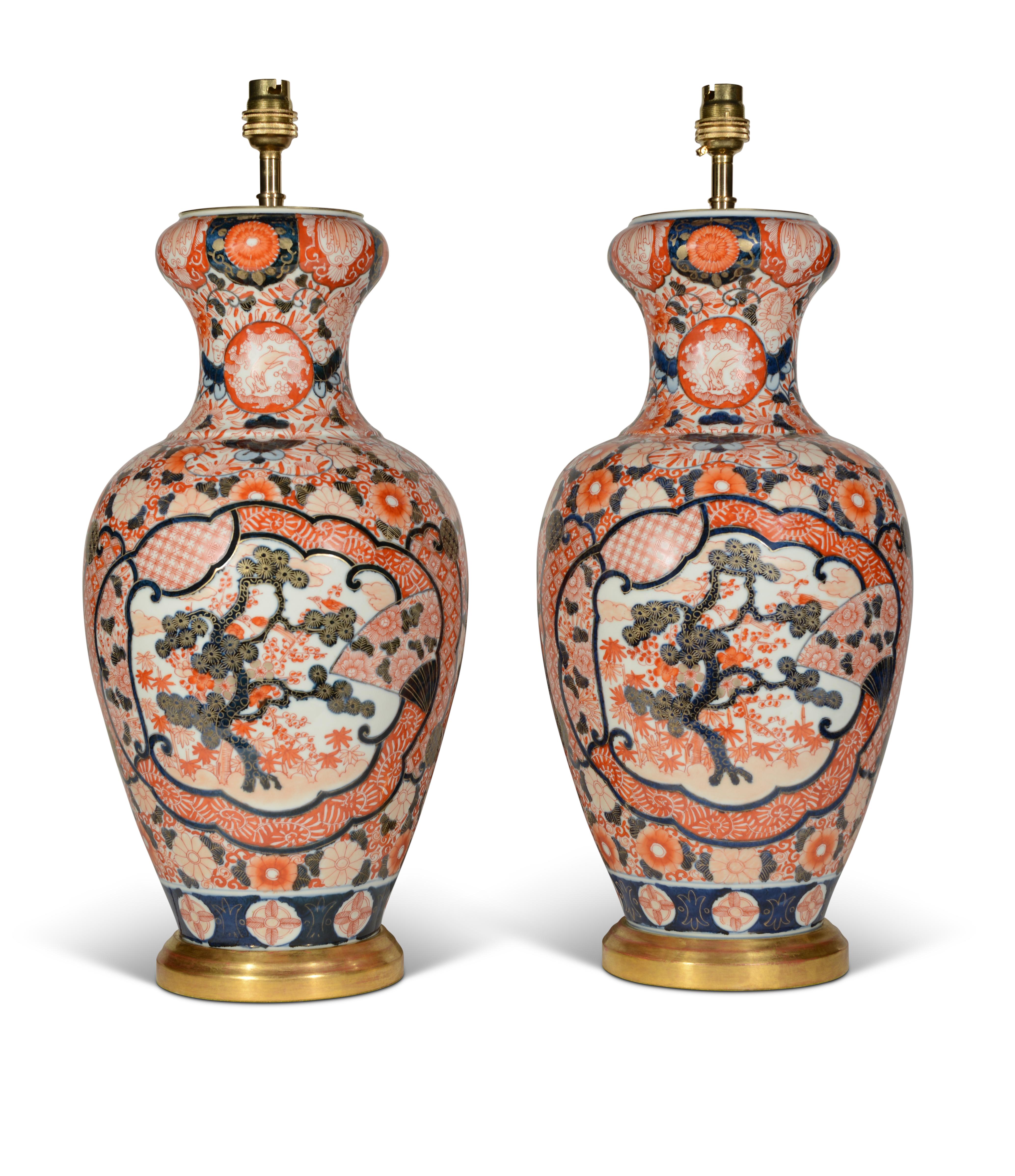 Paleta japonesa Imari Pareja de lámparas de mesa de porcelana del siglo XIX Japonés en venta