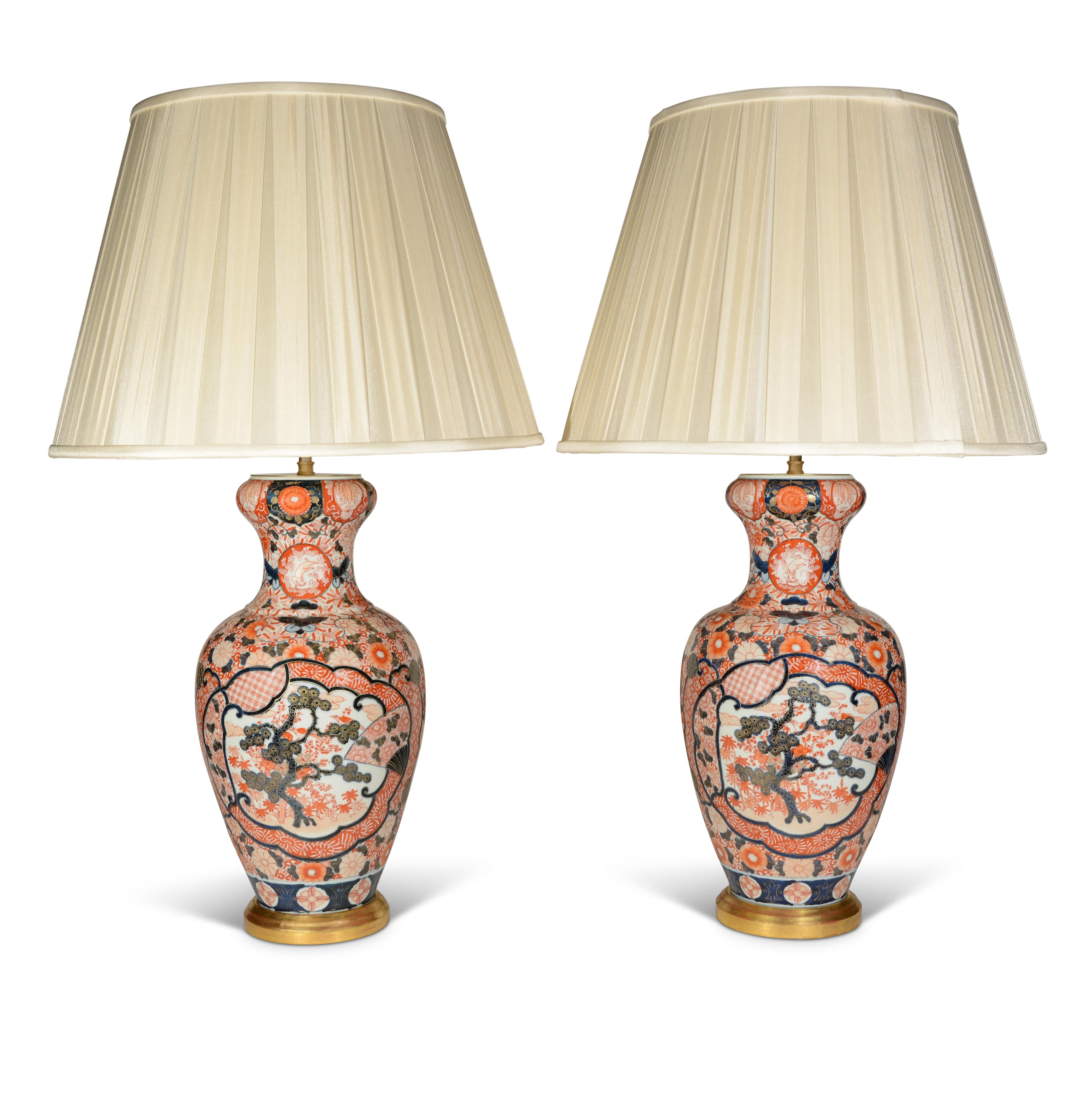 Paleta japonesa Imari Pareja de lámparas de mesa de porcelana del siglo XIX Glaseado en venta