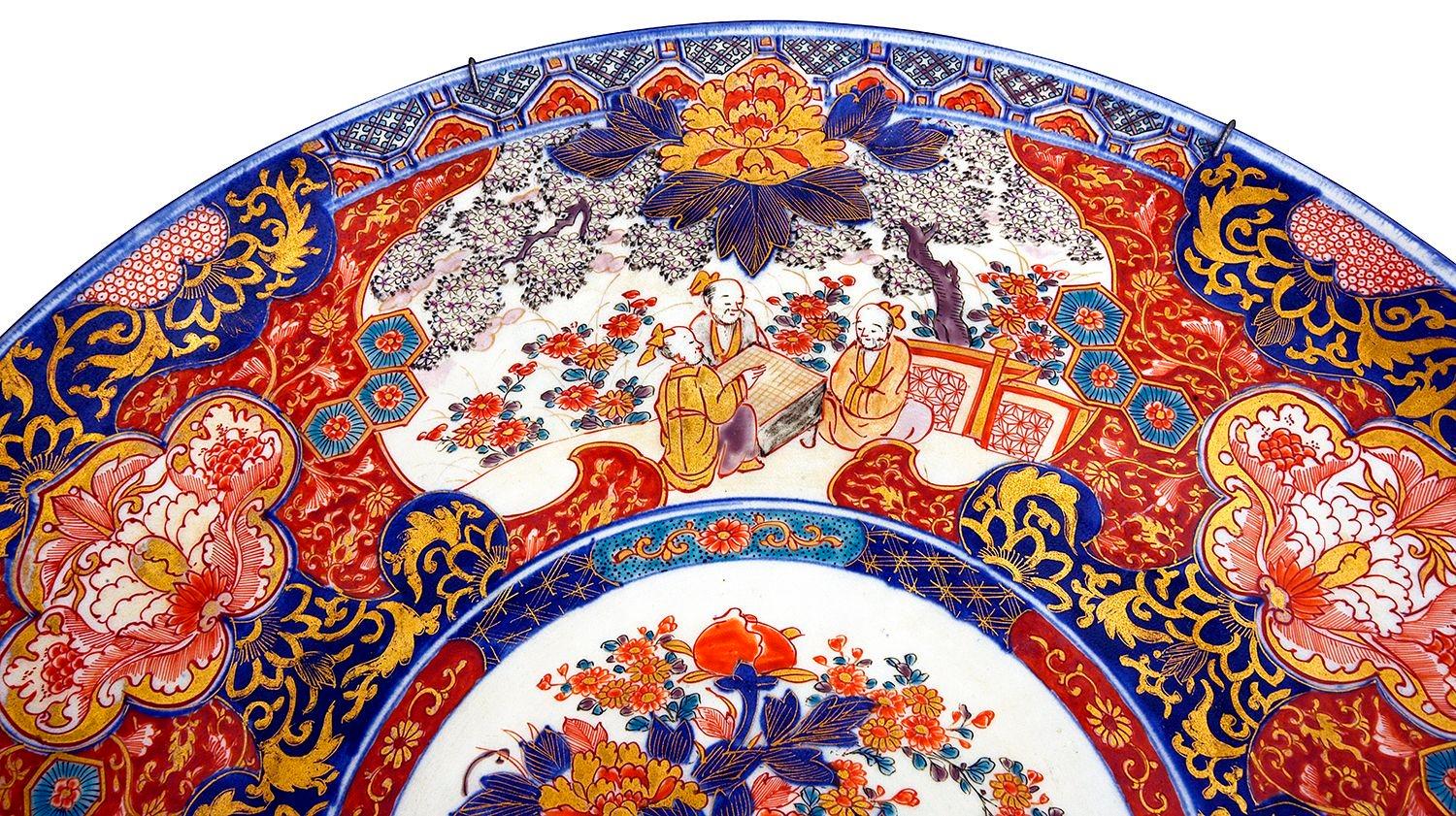 Hand-Painted Japanese Imari plate, circa 1890, 55cm dia. For Sale