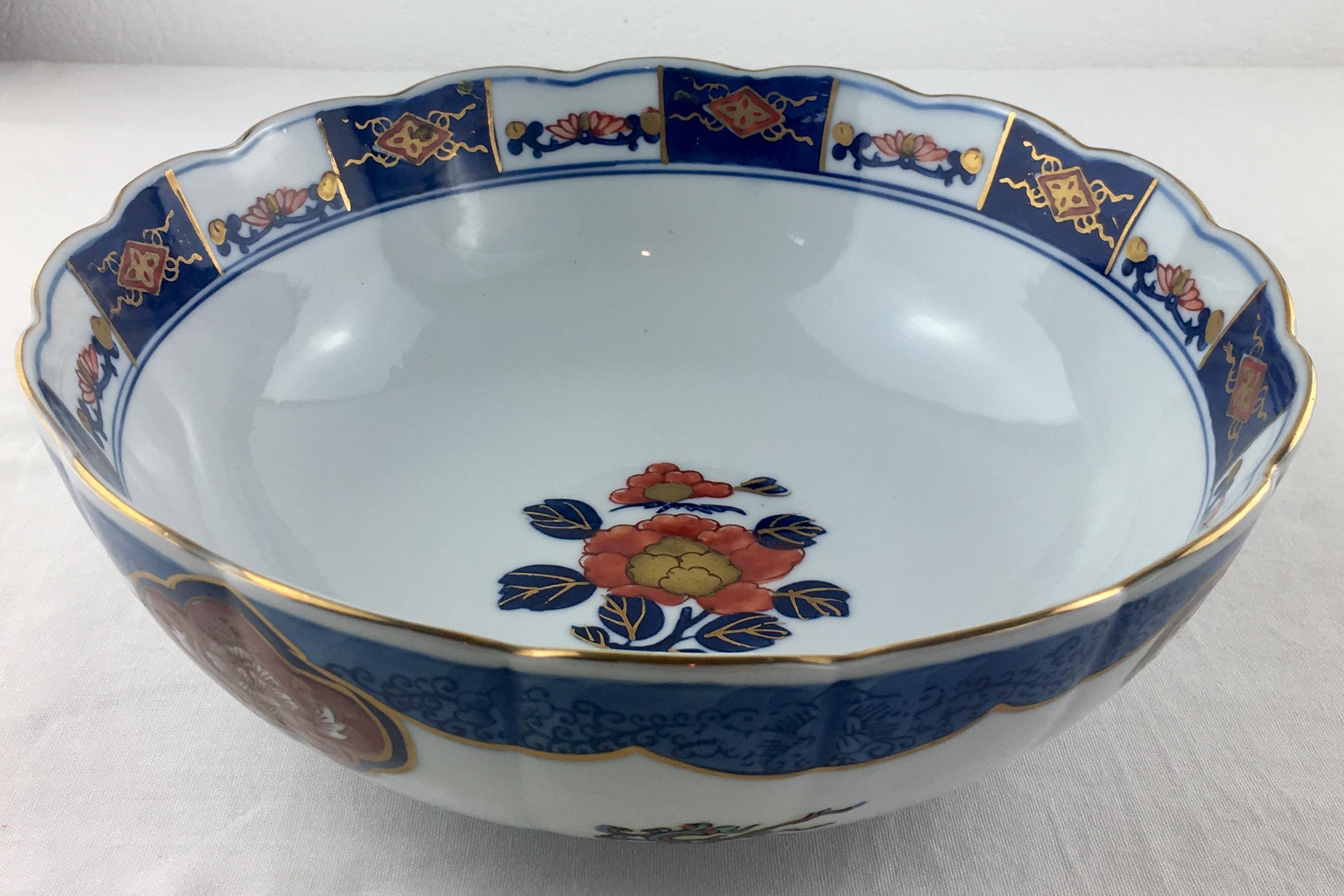 Japanese Imari Porcelain Bowl For Sale 3