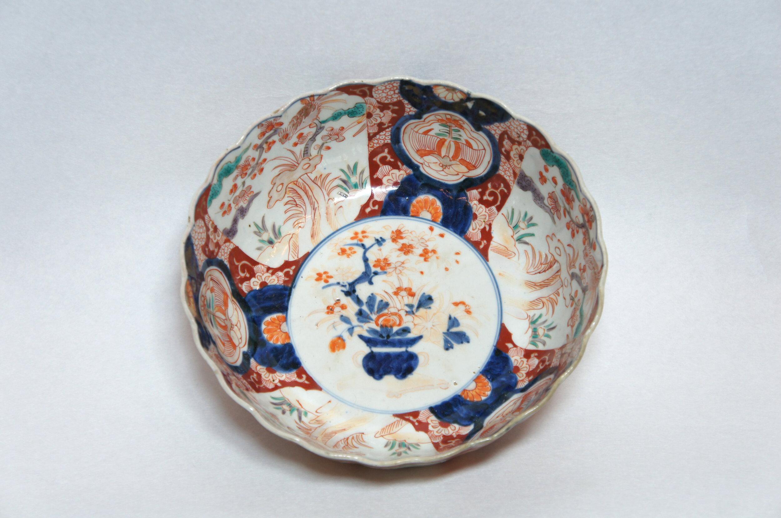 Hand-Painted Japanese Imari Porcelain Bowl Meiji 1900s