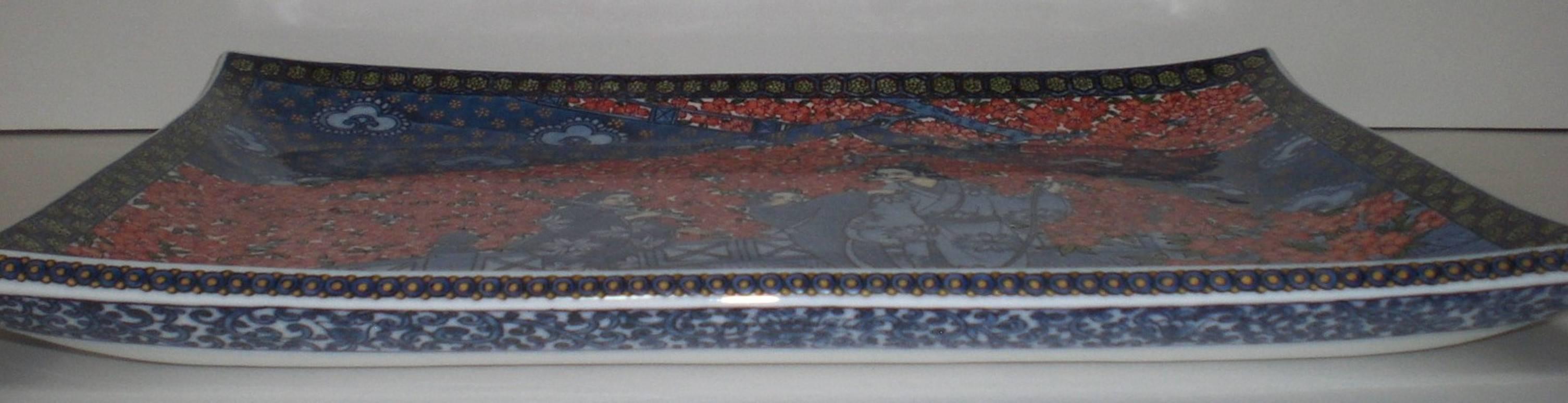 Contemporary Japanese Imari Porcelain Charger by Master Artist (1931-2009), in Red and Blue