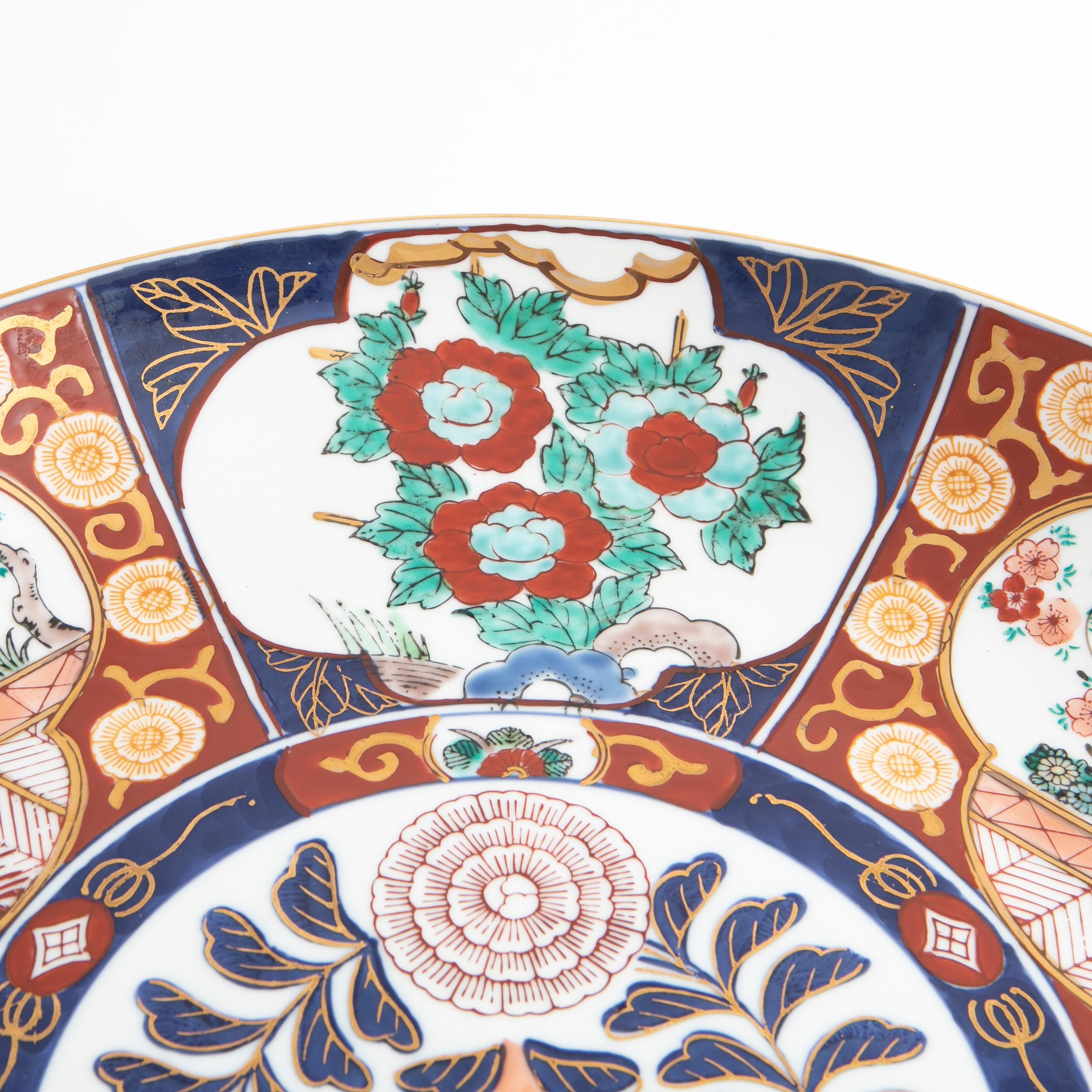 19th Century Large Japanese Imari Porcelain Charger from the Meiji Period For Sale