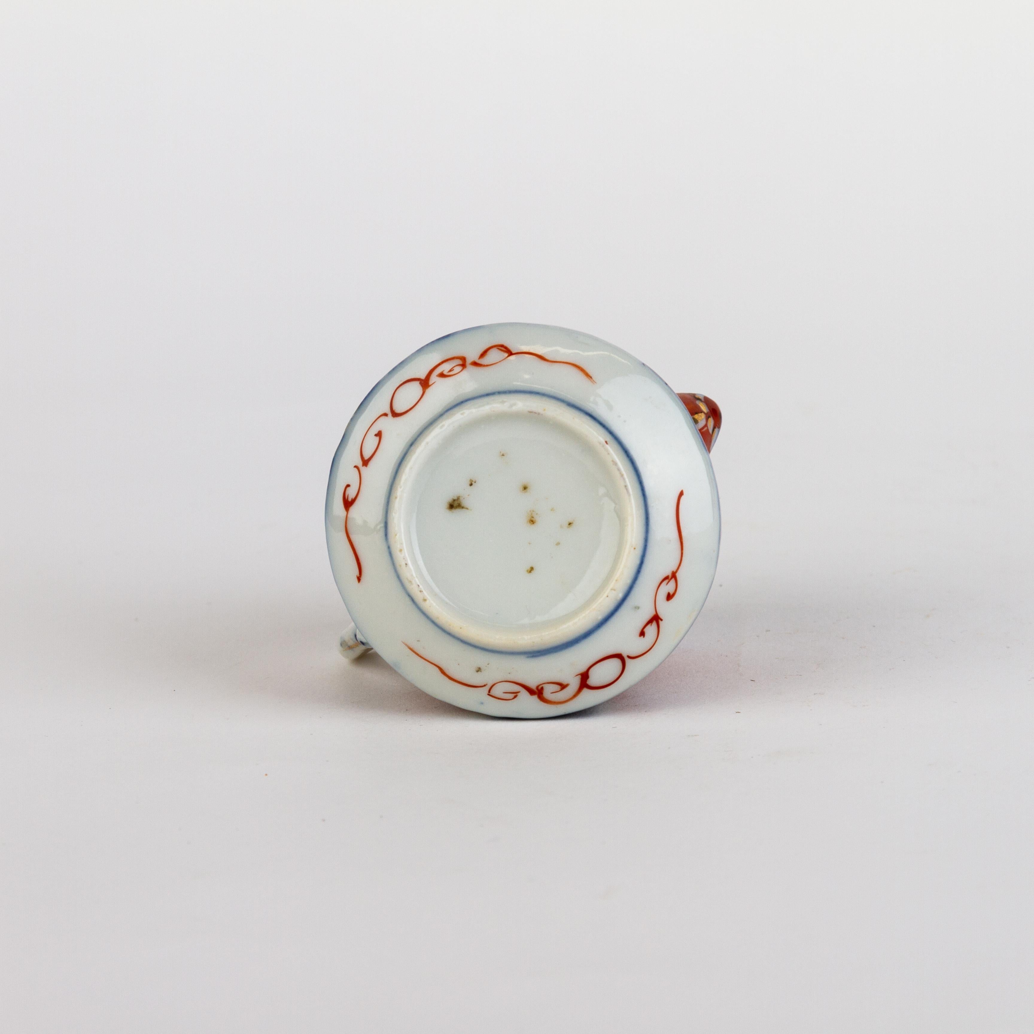 Japanese Imari Porcelain Cream Jug 19th Century Meiji  For Sale 2