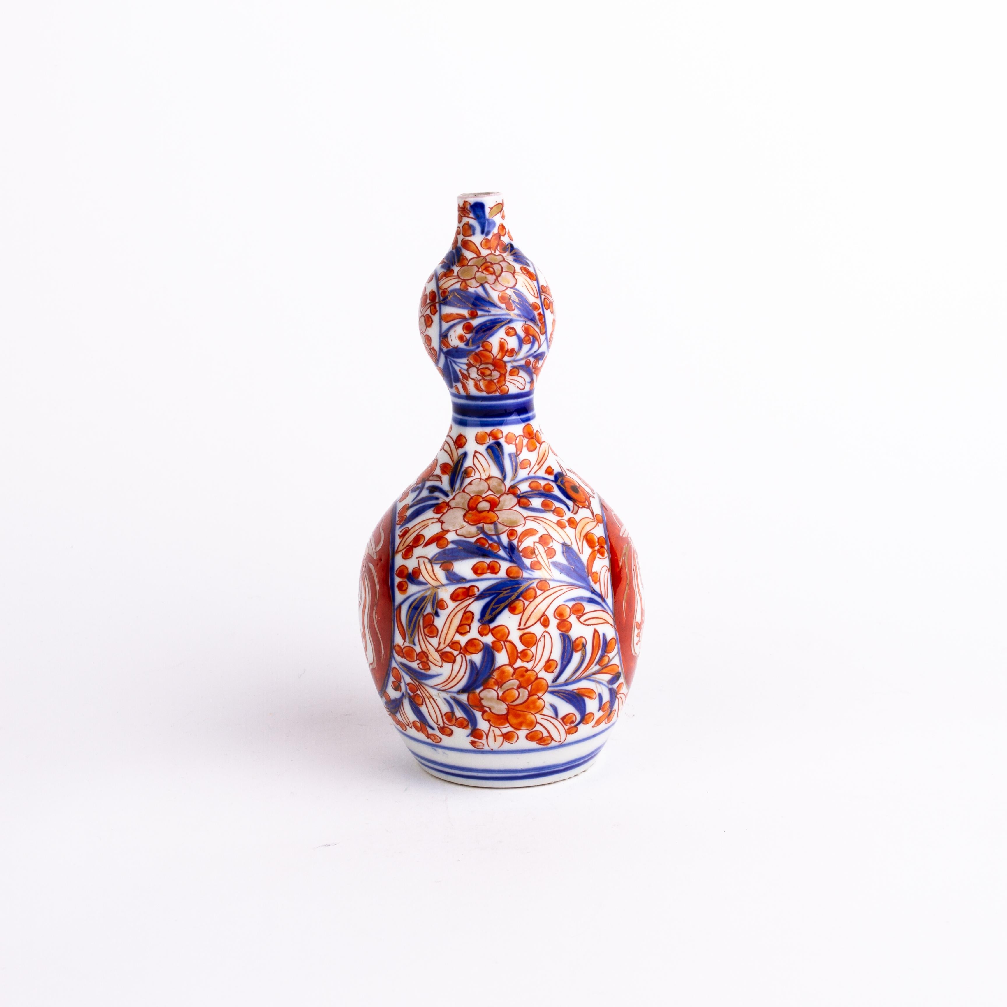 Japanese Imari Porcelain Double Gourd Vase 19th Century Meiji
Good condition
Free international shipping.