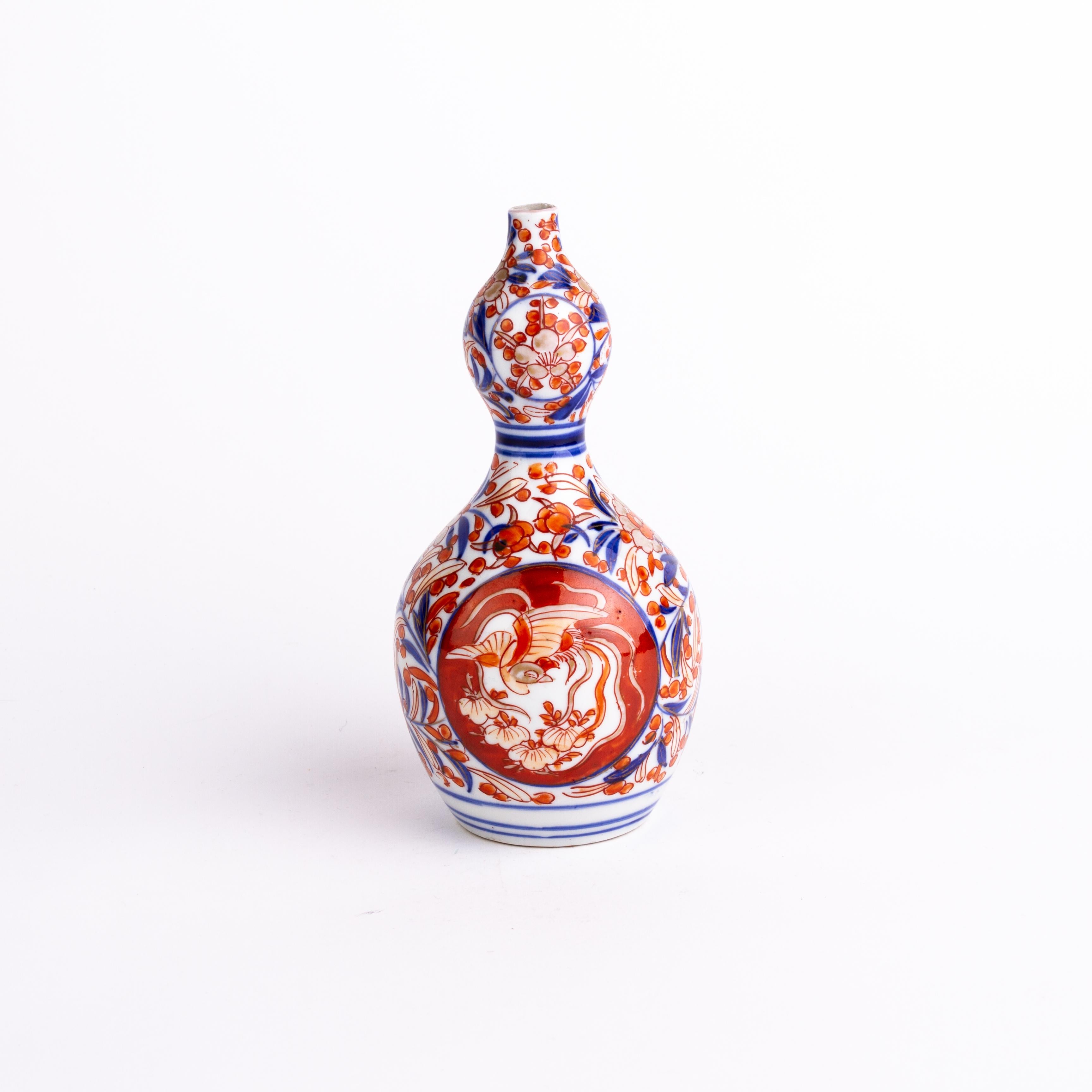 Japanese Imari Porcelain Double Gourd Vase 19th Century Meiji  In Good Condition For Sale In Nottingham, GB