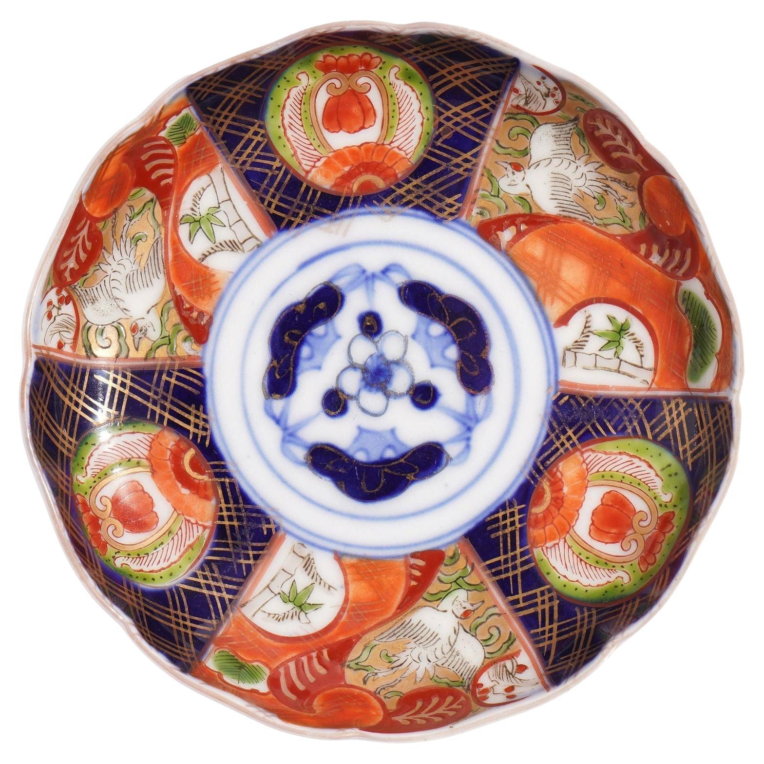 Piattino con piede in porcellana giapponese Imari Porcelain, c.I.C. in vendita