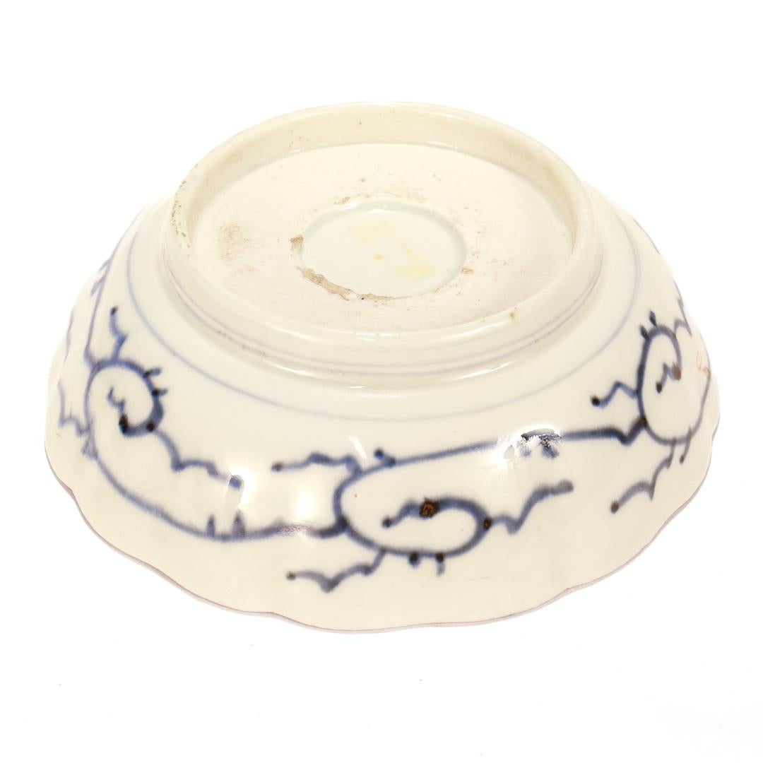 Japanese Imari Porcelain Scalloped Bowl or Vide Poche For Sale 4