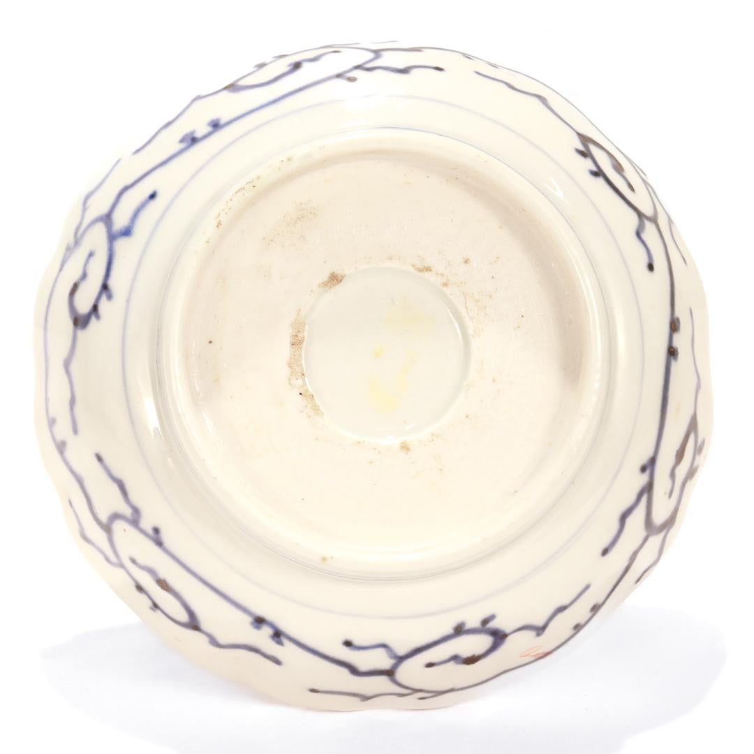 Japanese Imari Porcelain Scalloped Bowl or Vide Poche For Sale 3