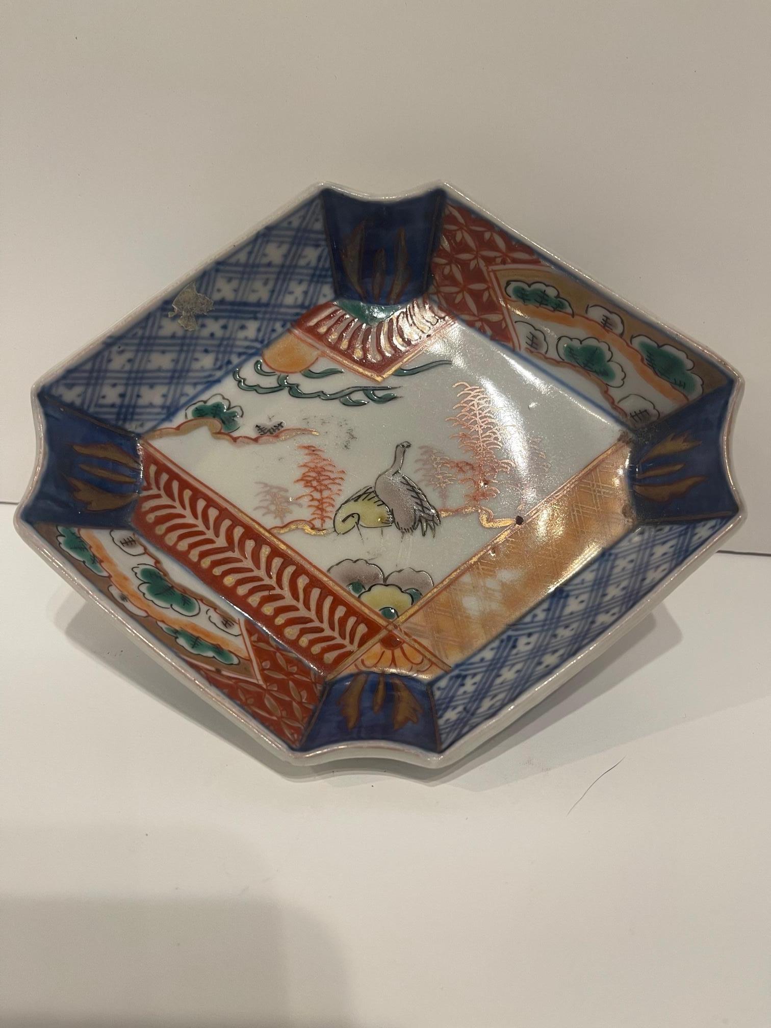 Japanese Imari Porcelain Small Rectangular Bowl, 19th Century In Good Condition For Sale In Savannah, GA