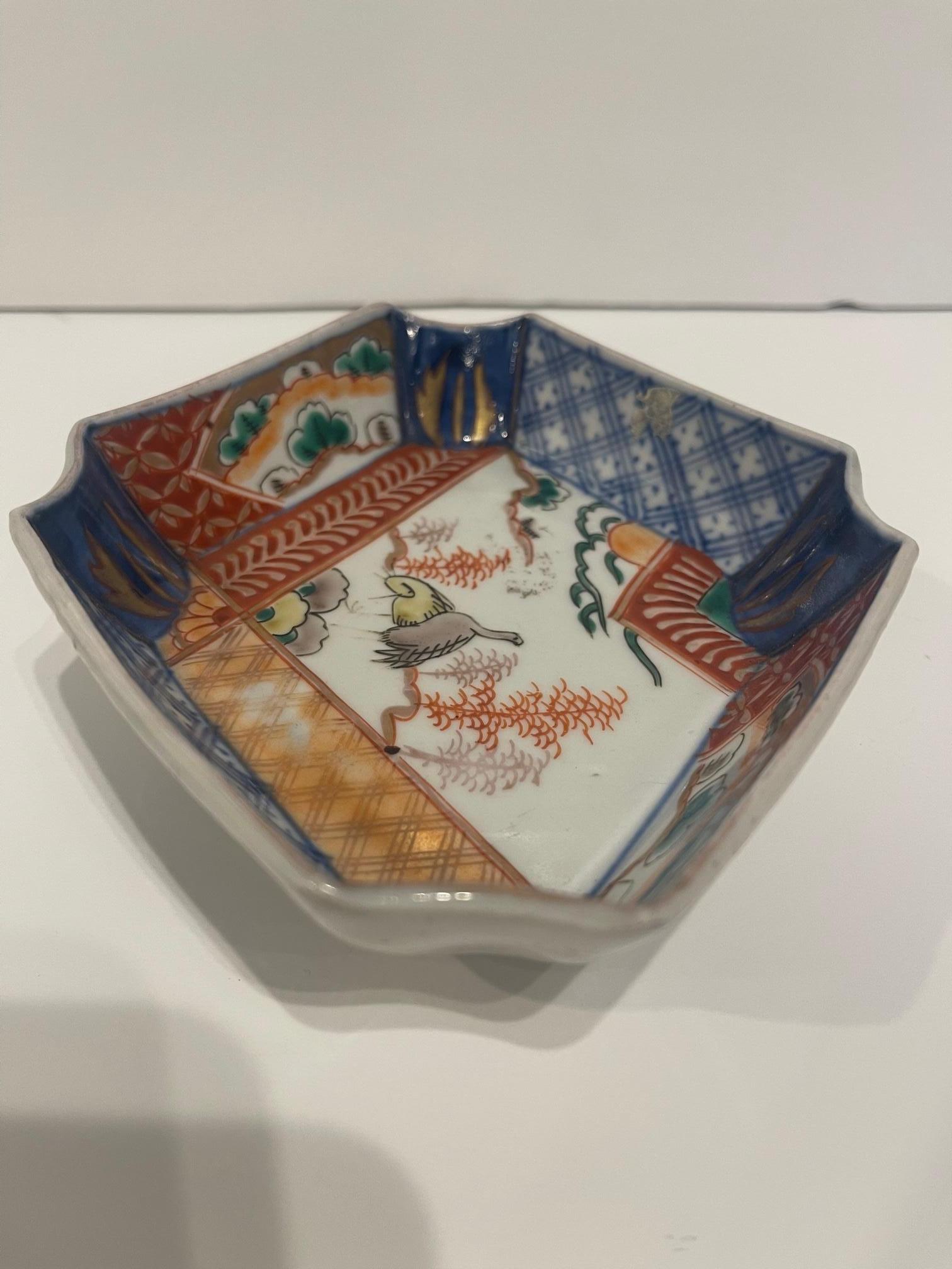 Japanese Imari Porcelain Small Rectangular Bowl, 19th Century For Sale 2