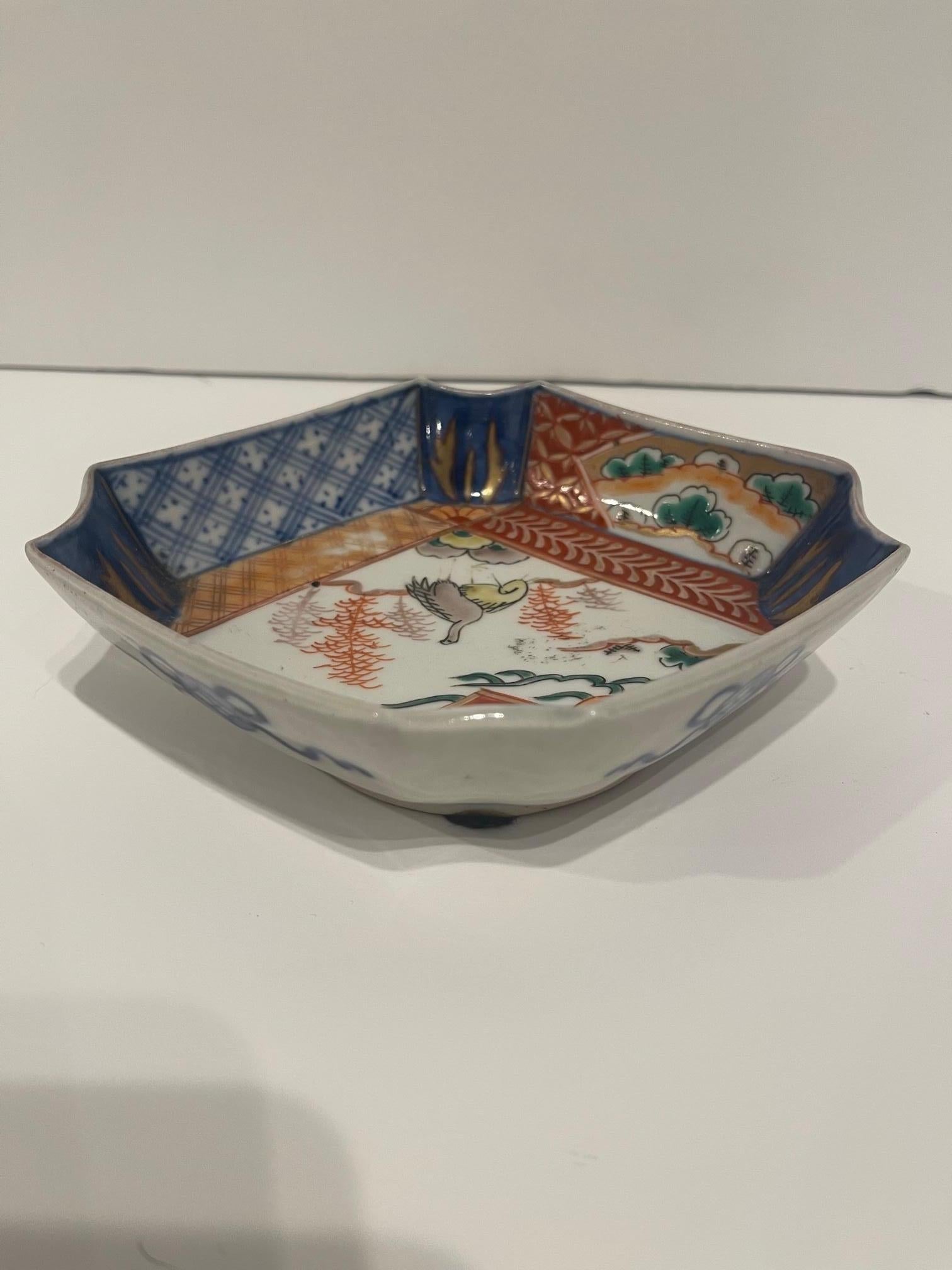 Japanese Imari Porcelain Small Rectangular Bowl, 19th Century For Sale 3