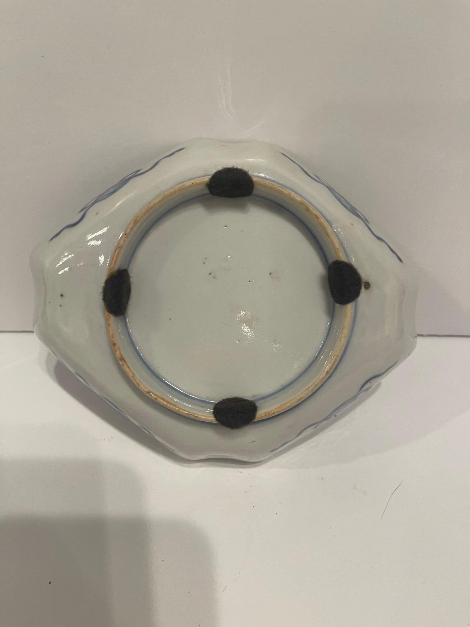 Japanese Imari Porcelain Small Rectangular Bowl, 19th Century For Sale 7