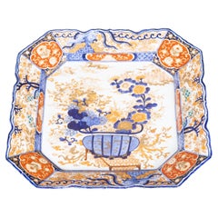 Japanese Imari Porcelain Square Charger with Scalloped Rim, Meiji Period