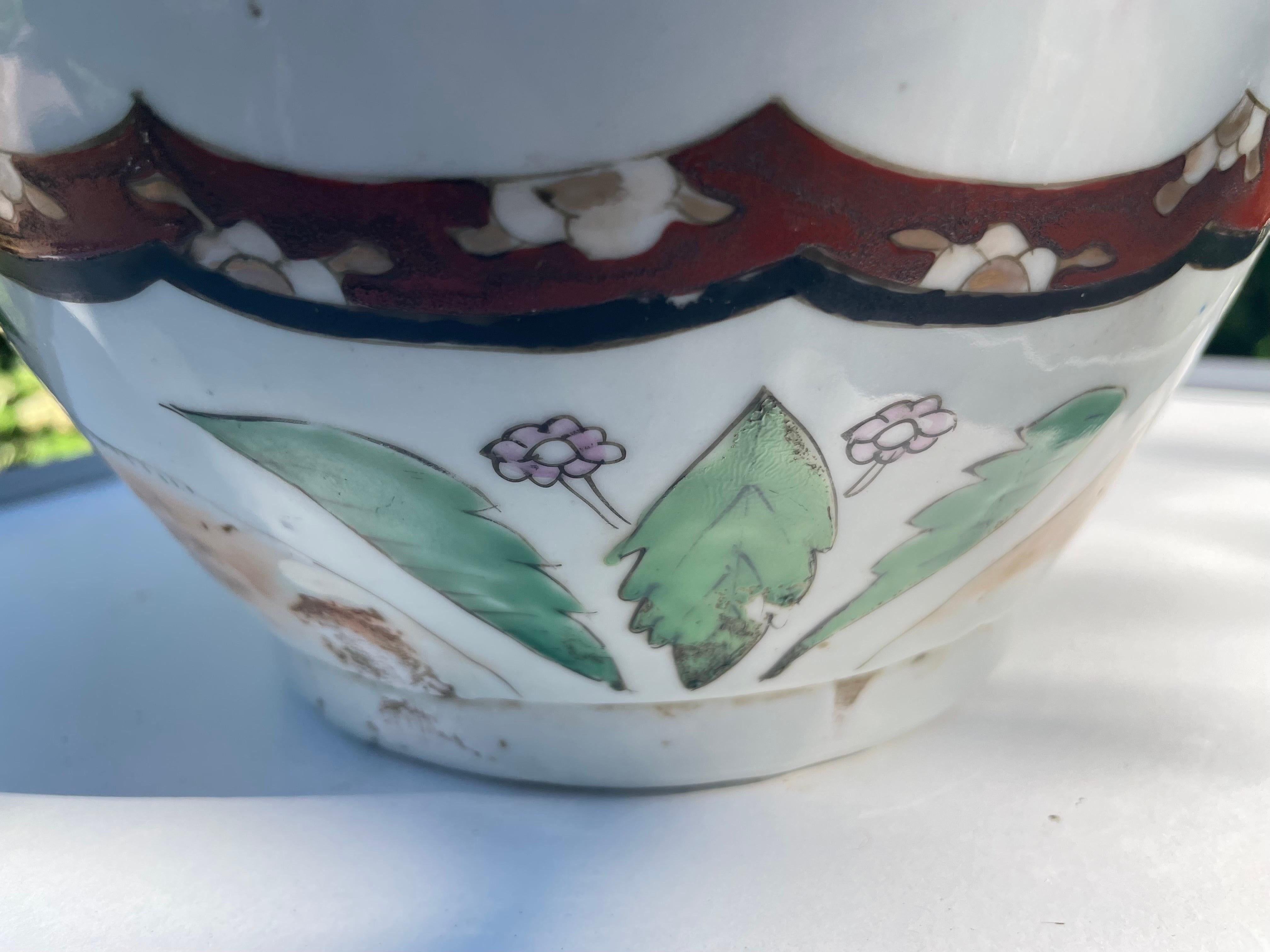 Dipinto a mano Vaso da terra a collo di tromba in Imari Porcelain giapponese, 1930, Samourai in vendita