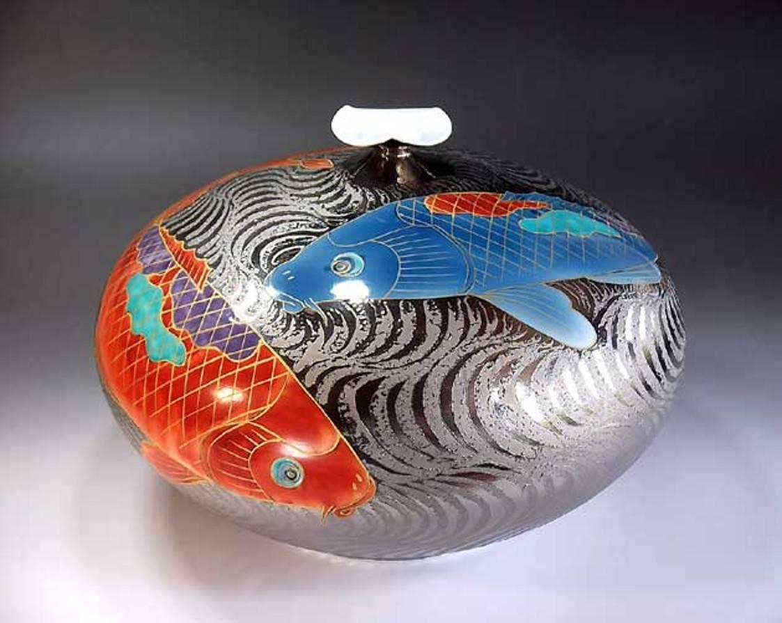 Meiji Japanese Contemporary Red Blue Platinum Porcelain Vase by Master Artist, 3 For Sale