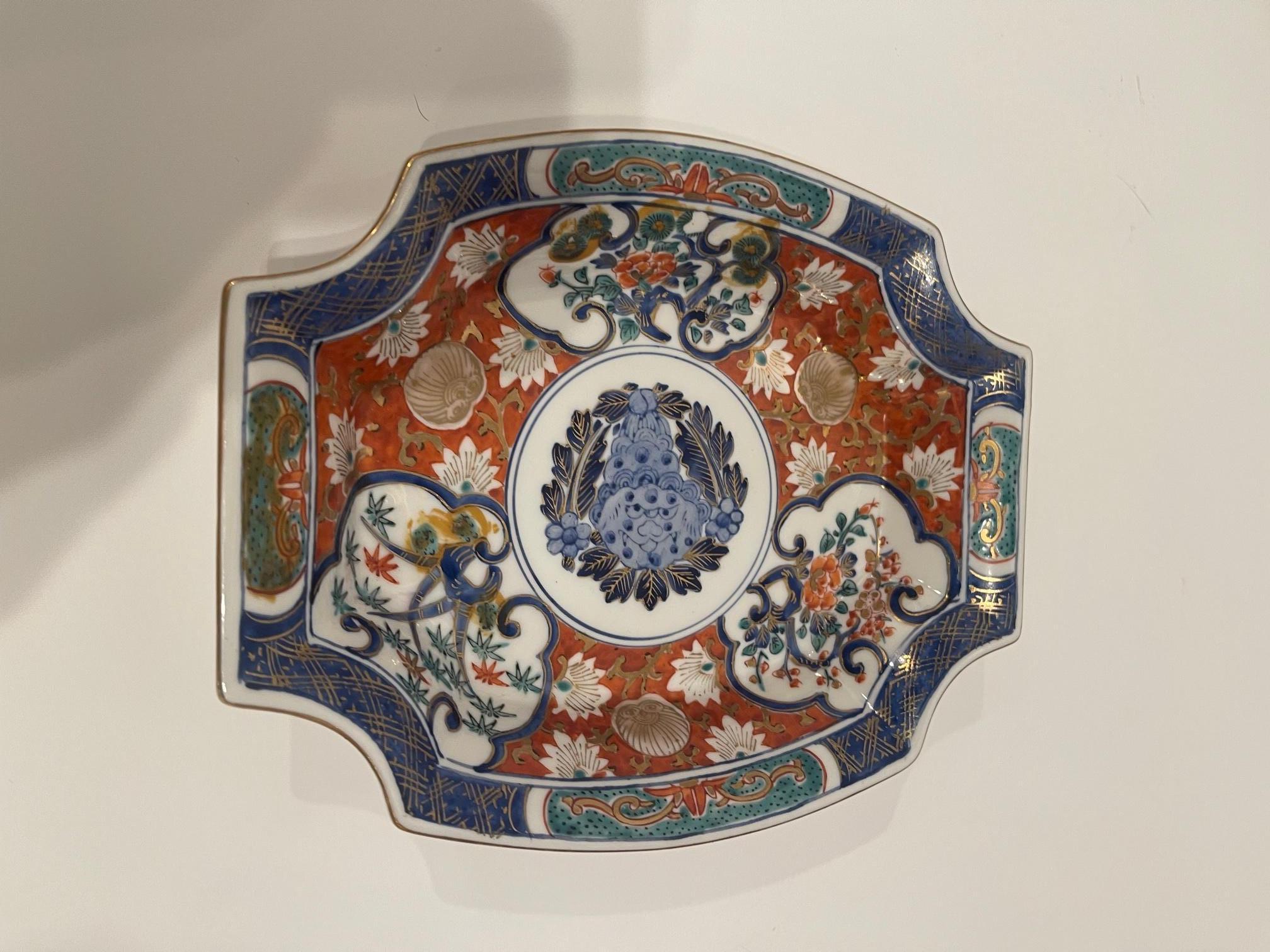 Japanese Imari Small Canted Corner Bowl, 19th Century For Sale 4