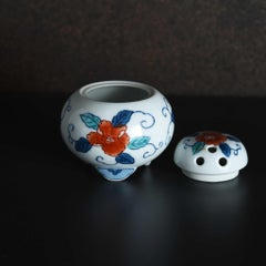 Japanese Imari "Somenishiki tsubakimaru" incence holder made in Japan