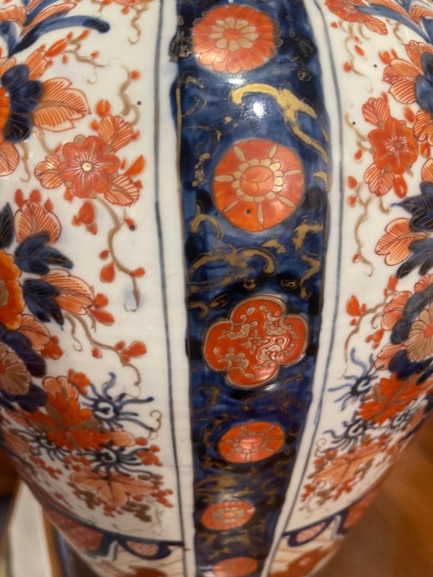 Japanese Imari Temple Vase with all-over Floral Design, 19th Century For Sale 5