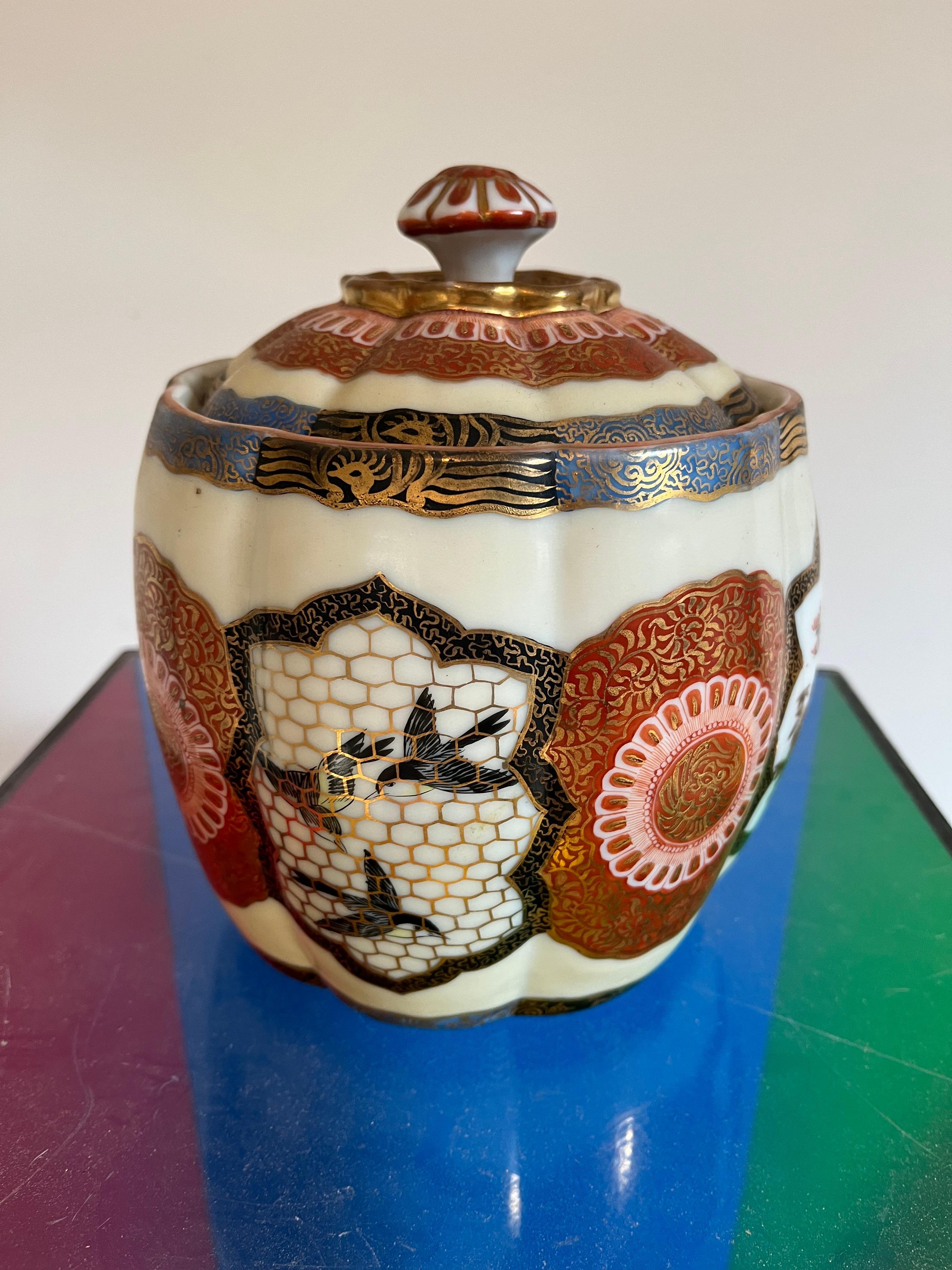 Hand-Painted Japanese Imari Tobacco Jar, Meiji Period For Sale