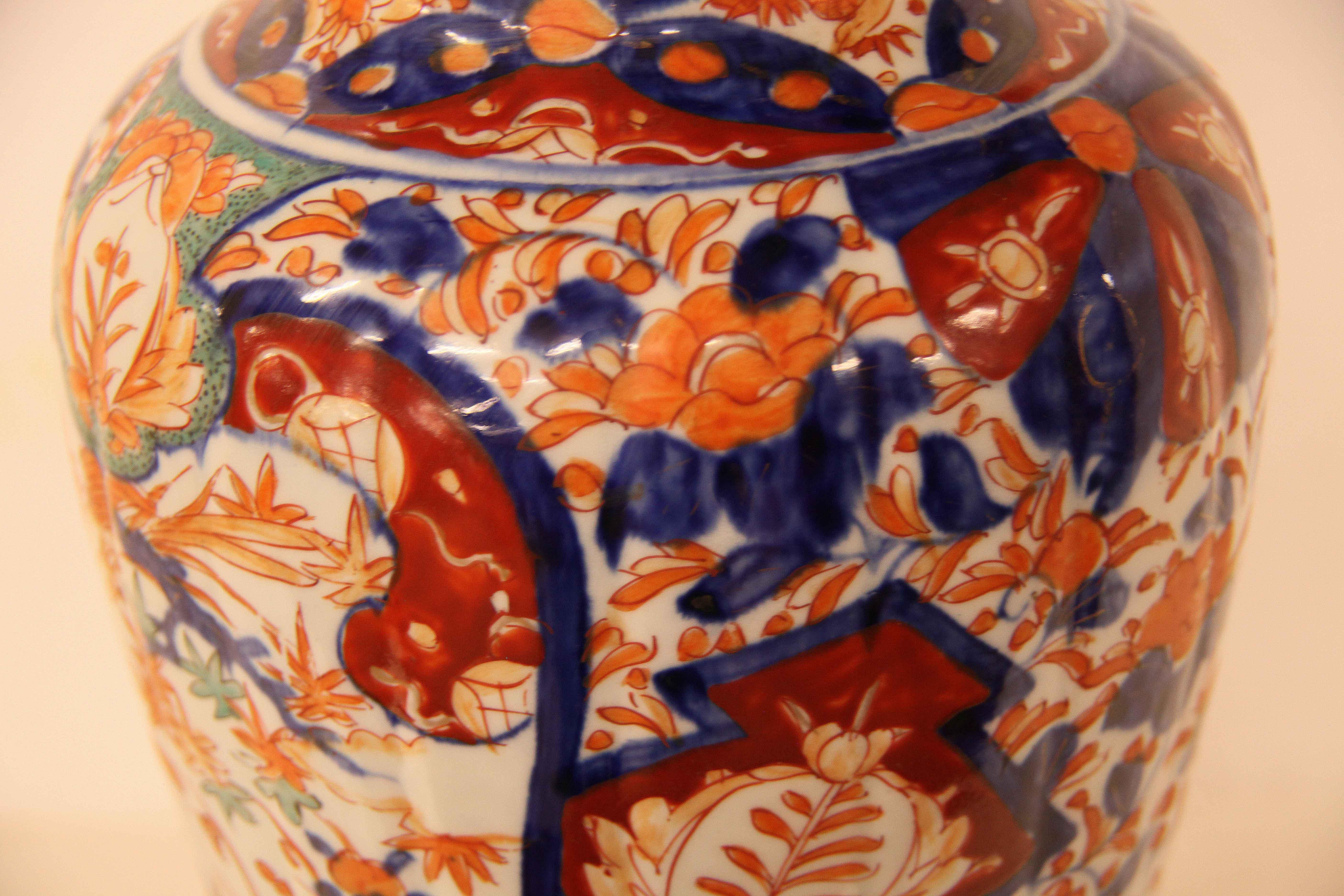 Japanese Imari Vase For Sale 4