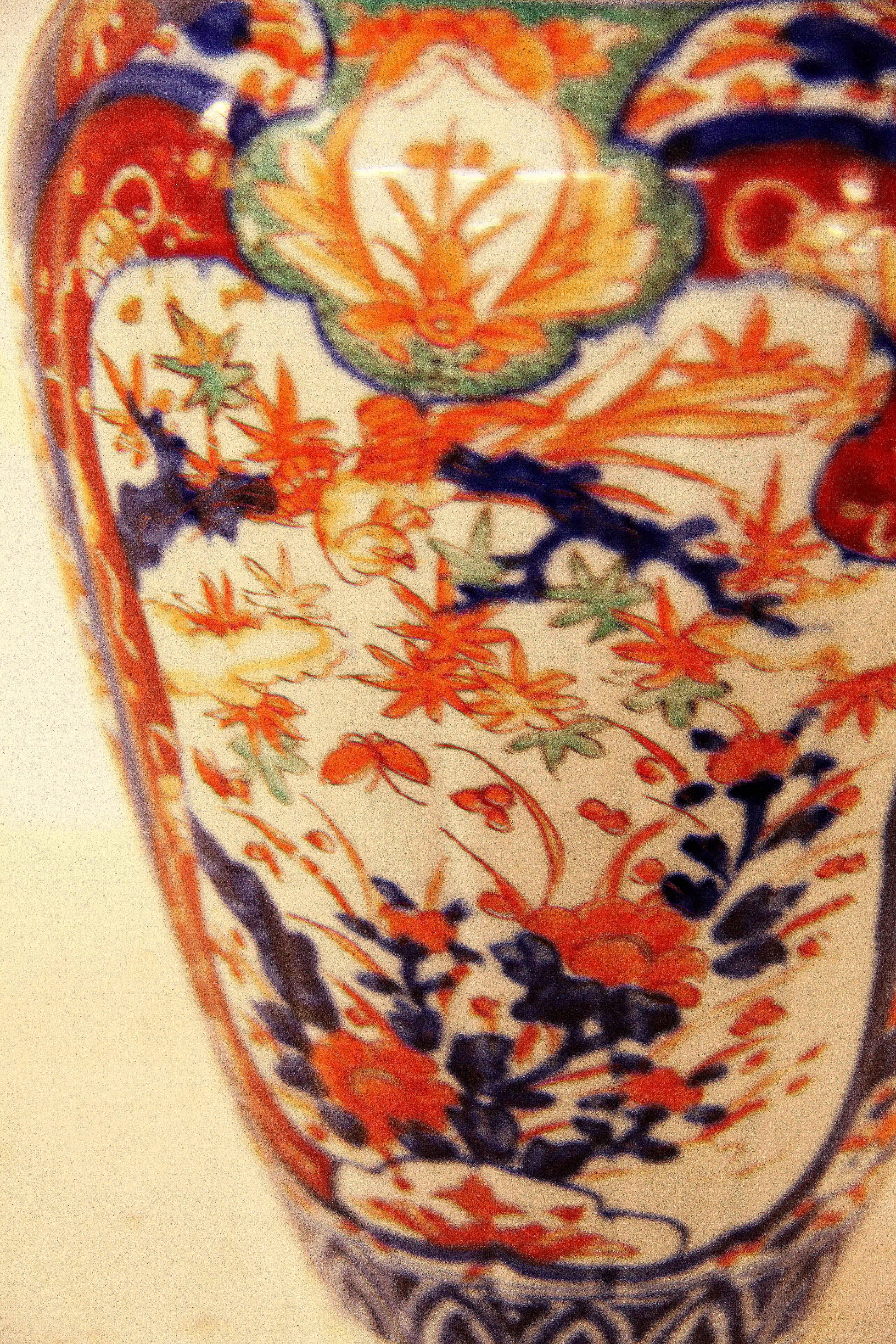 Japanese Imari Vase For Sale 6