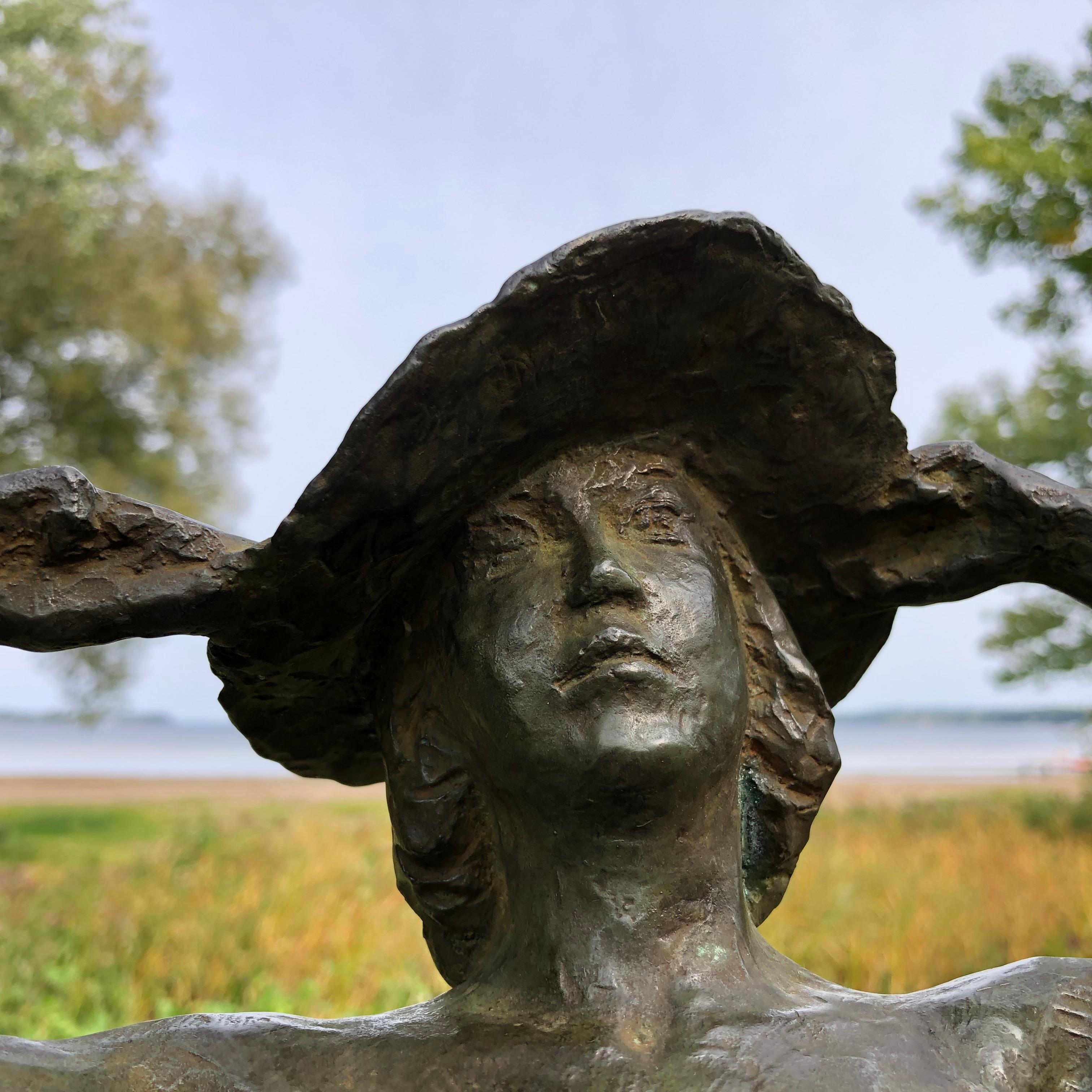 Japanese Important Bronze Lady With A Newport Hat  In Good Condition For Sale In South Burlington, VT