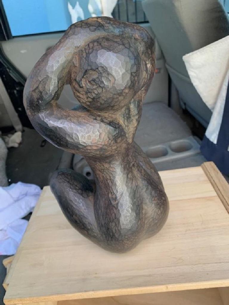 A Contemporary Master work

Japan, an important tall hand cast bronze effigy of a young nude woman , by important national artisan Yokoyama Zenichi ( 1940- ) 

Title: Yasashisa no zou (state of gentleness)

A Superb casting. Signed.