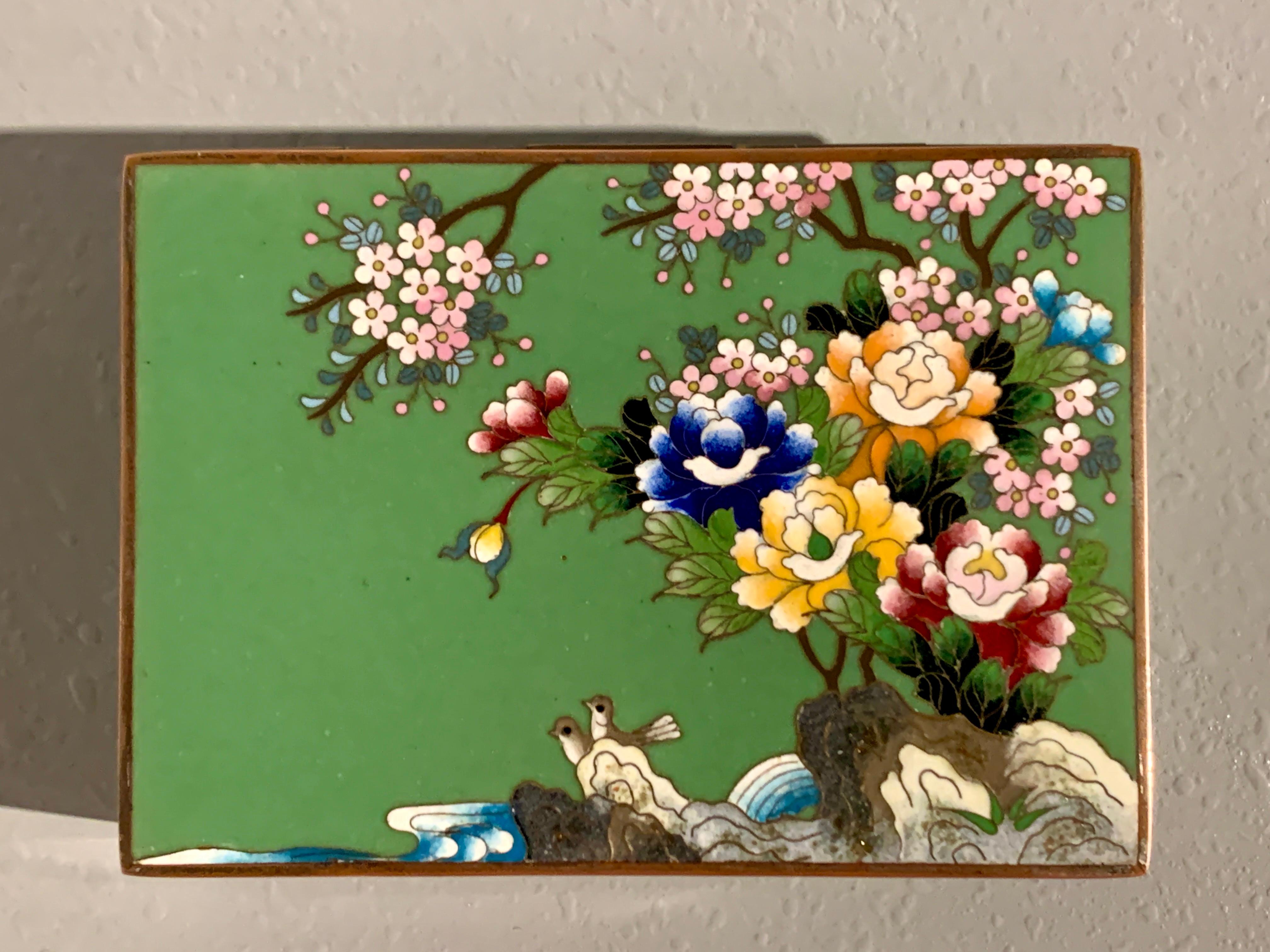 Cloissoné Japanese Inaba Cloisonne Trinket Box, Meiji Period, Japan