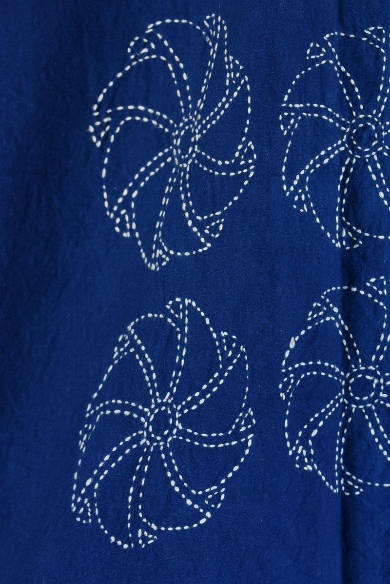 Tissu de broderie japonaise indigo teint à l'ancienne / motif de jouet japonais / 1912-1960 en vente 8