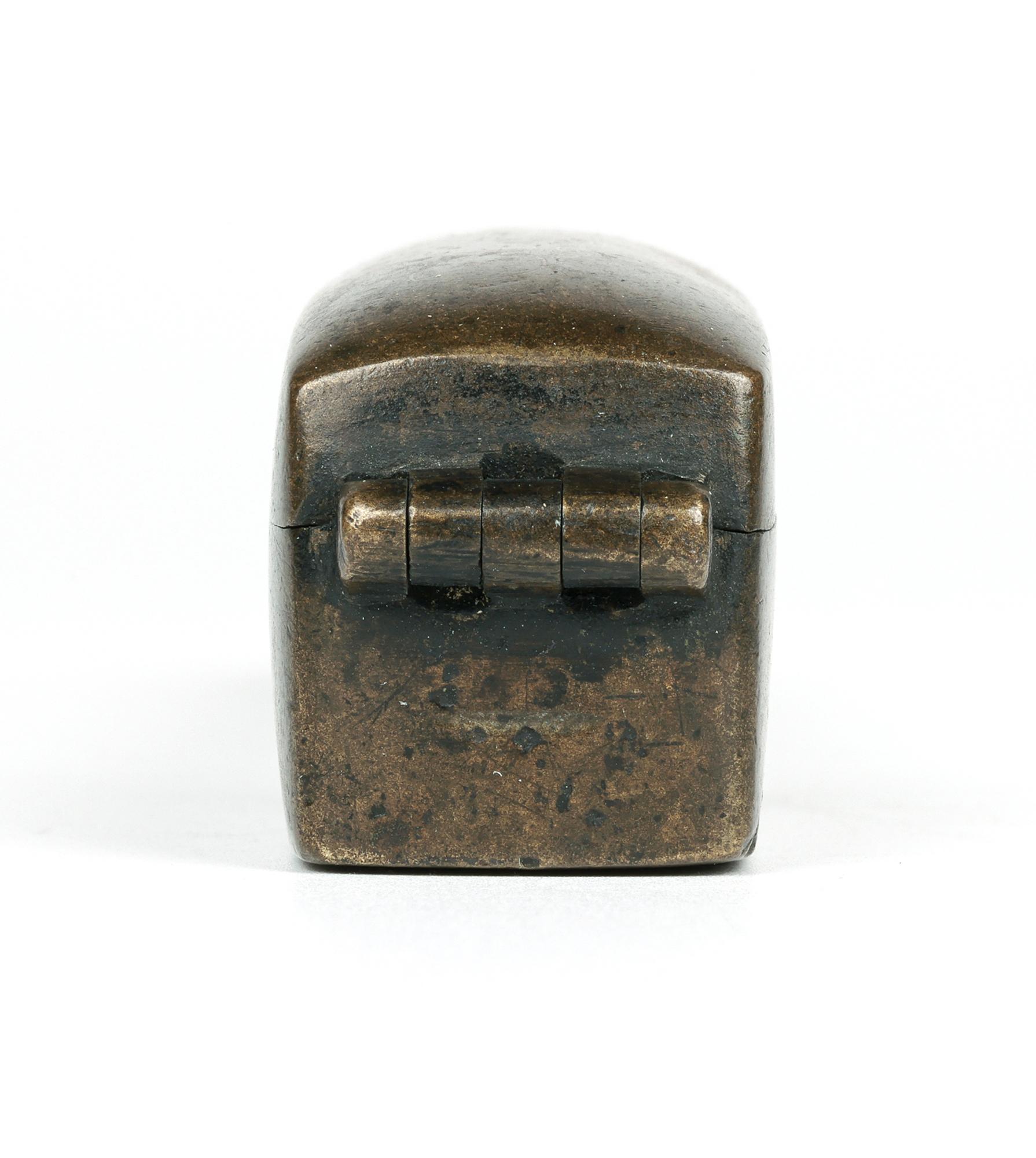 Japanese Inlaid Bronze Yatate Scholars Travelling Inkwell For Sale 6