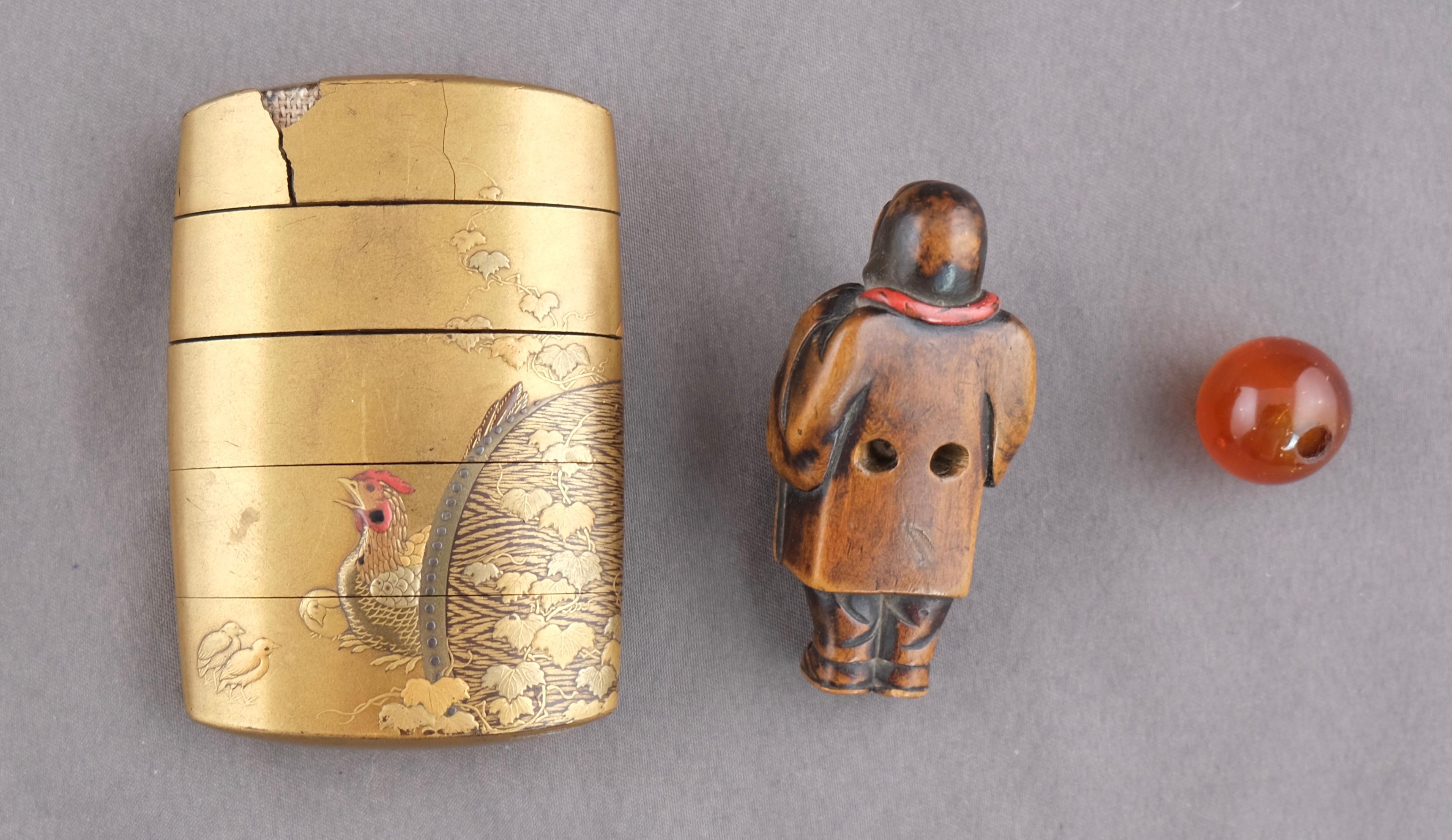 Japanese Inro with Netsuke, Late 19th C In Distressed Condition For Sale In Stockholm, SE