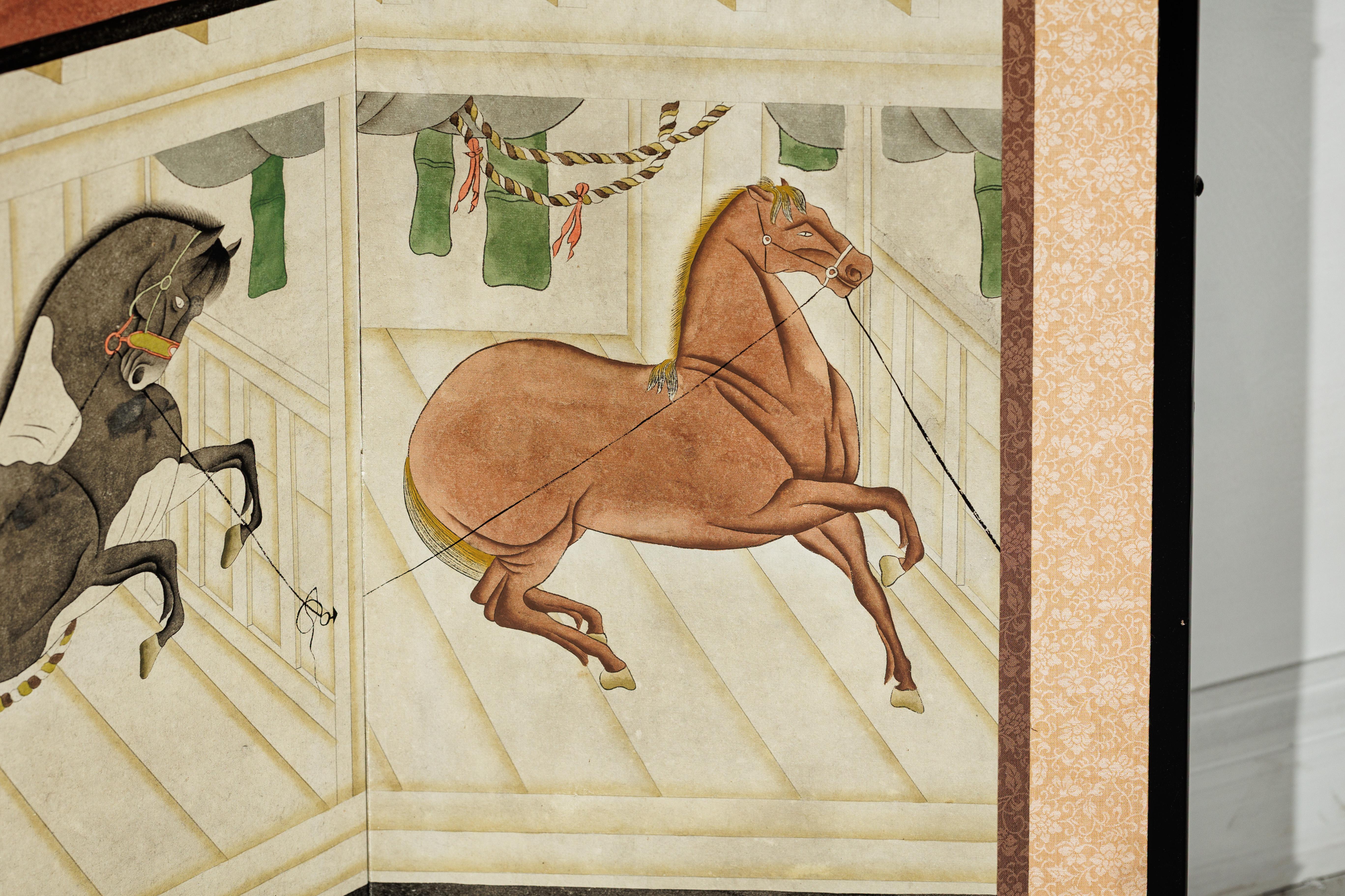 Paravento a sei pannelli di ispirazione giapponese con cavalli nella stalla e sfondo in bambù in vendita 8