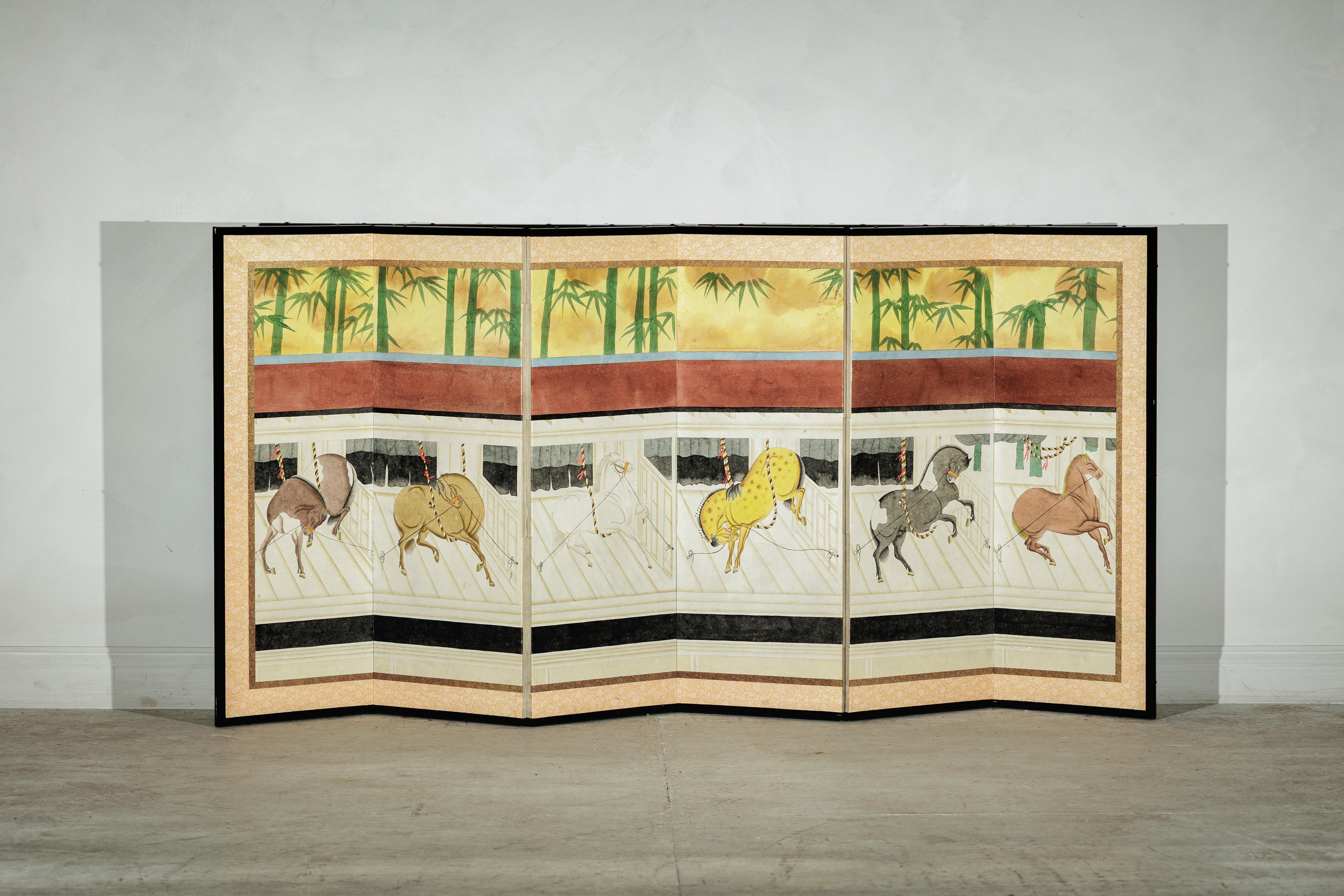Japanisch inspirierte Sechs-Panel-Bildschirm mit Pferden im Stall mit Bambus-Hintergrund (Chinesisch) im Angebot