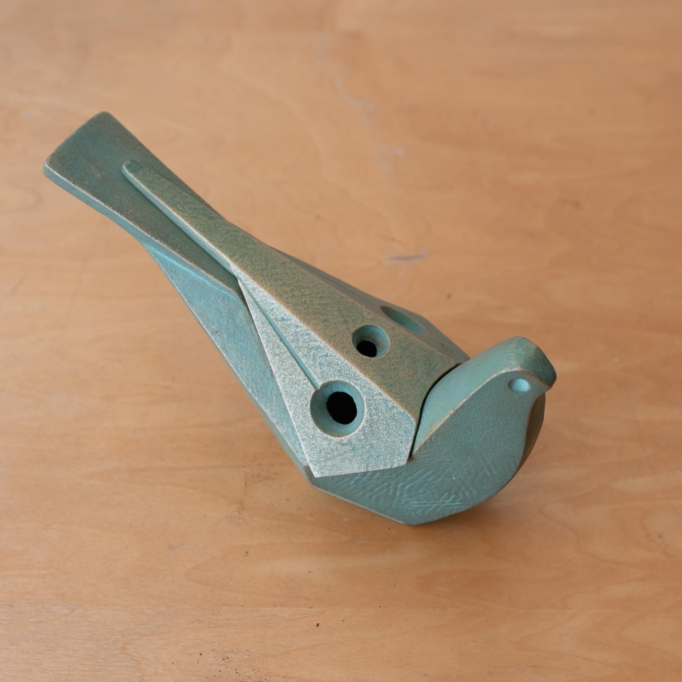 Japanese Iron Abstract Bird Sculpture or Incense Burner en venta 1