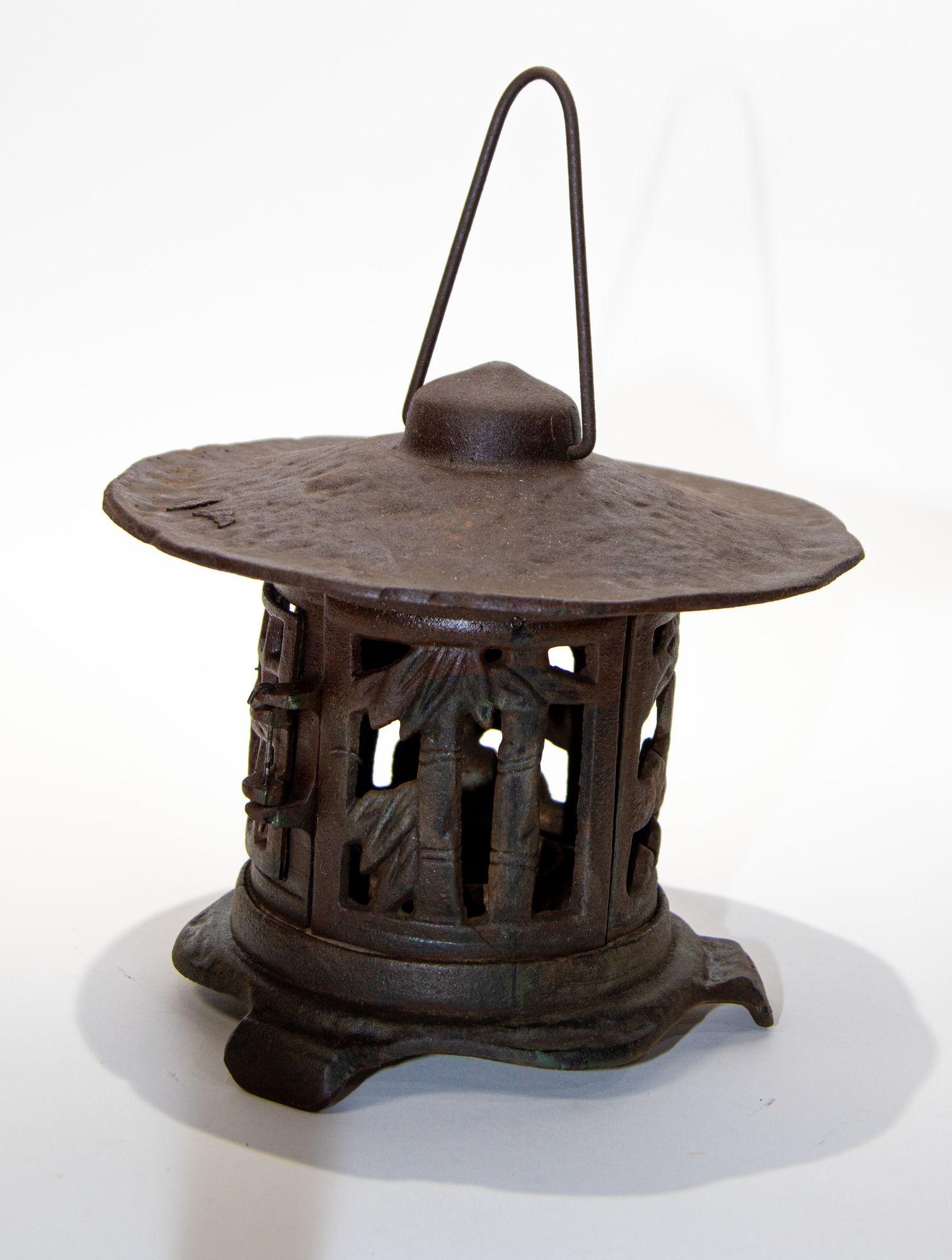 Japanese Iron Garden Lantern Old Gold Finch and Bamboo For Sale 4