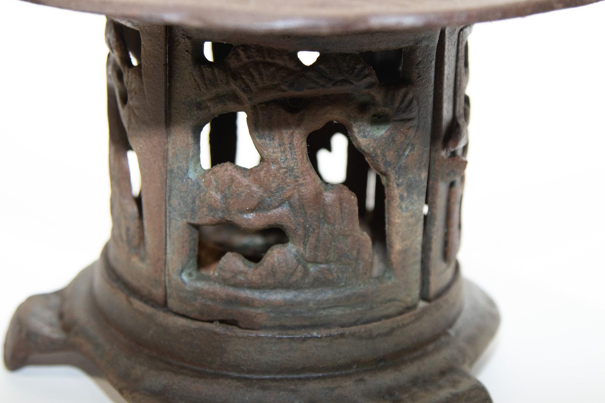 Japanese Iron Garden Lantern Old Gold Finch and Bamboo For Sale 7