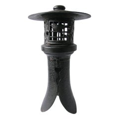 Retro Japanese Iron Pagoda Garden Lantern