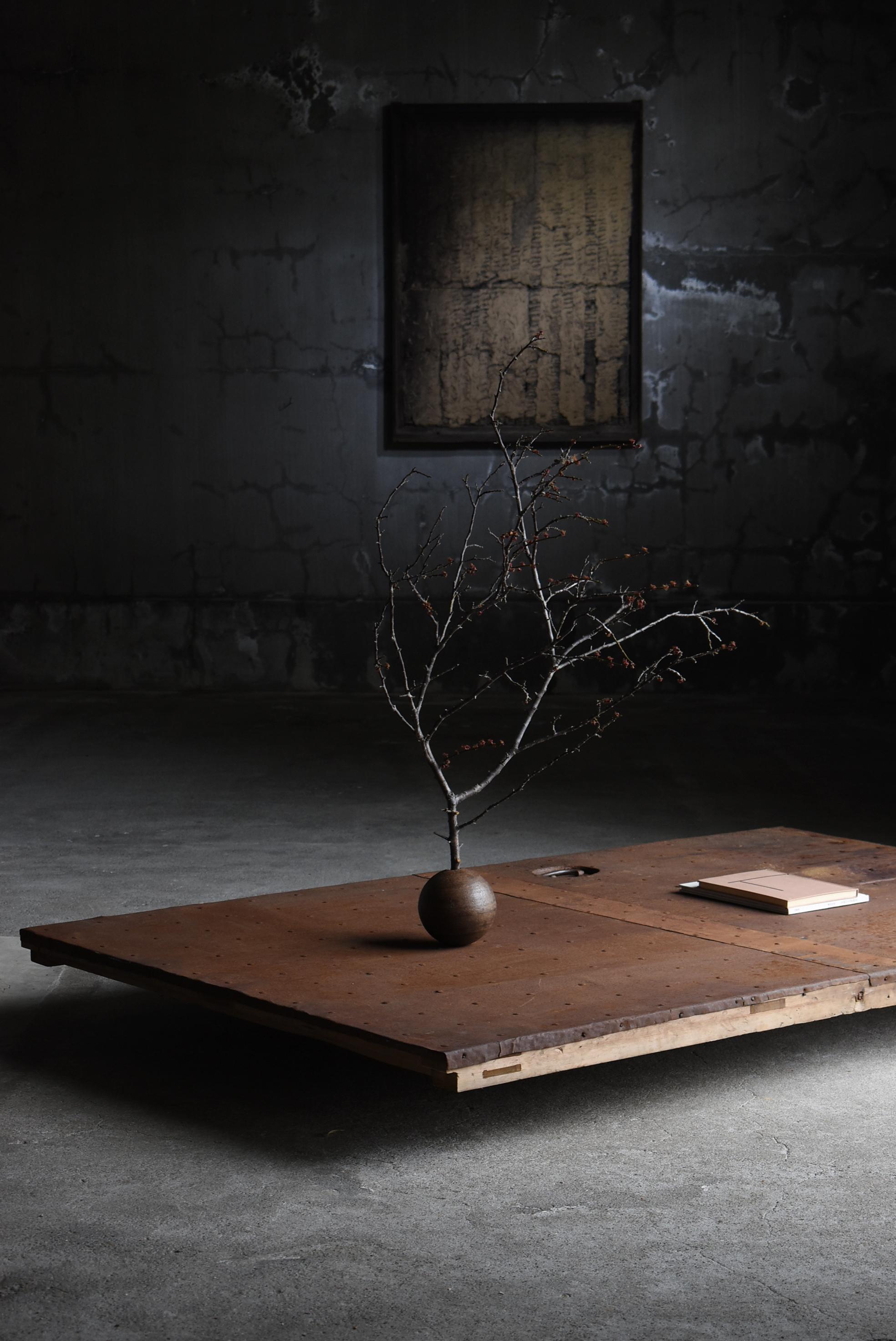 Japanese Antique Iron Plate Door 1860s-1900s / Low Table Sofa Table Wabi Sabi For Sale 13